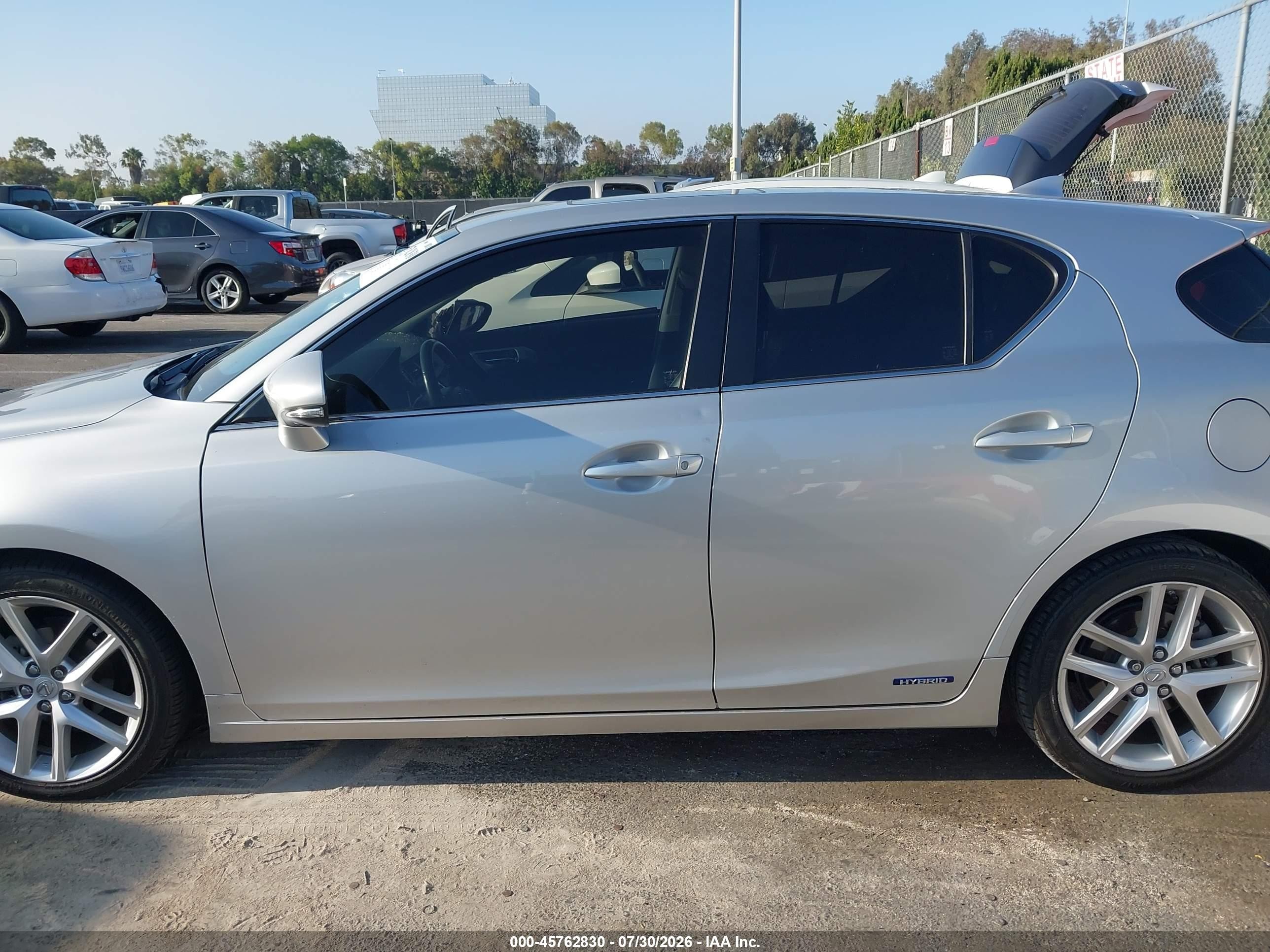 2015 Lexus Ct 200h   Silver vin: JTHKD5BH1F2215301