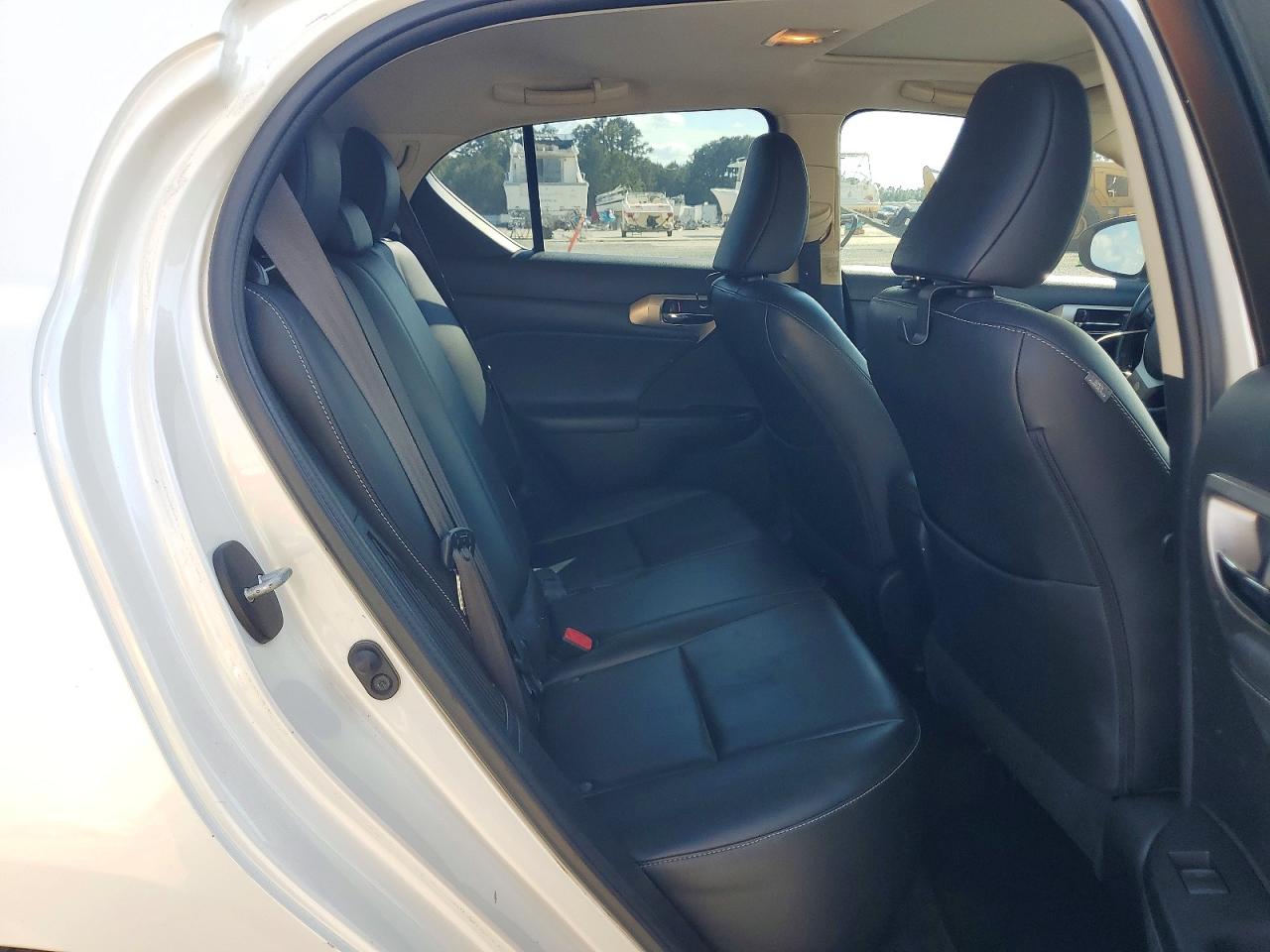 2015 Lexus Ct 200 White vin: JTHKD5BH1F2237122