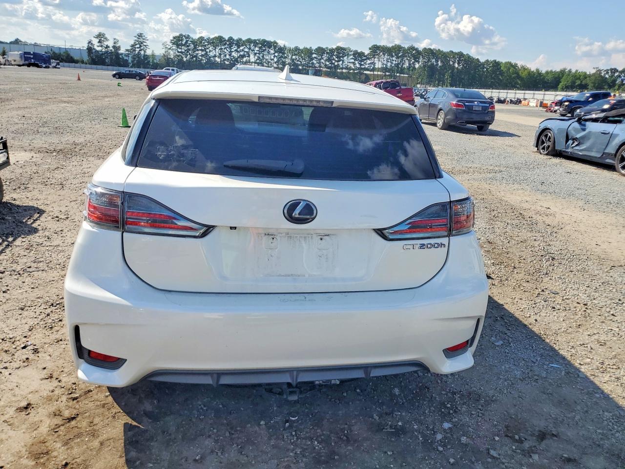 2015 Lexus Ct 200 White vin: JTHKD5BH1F2237122