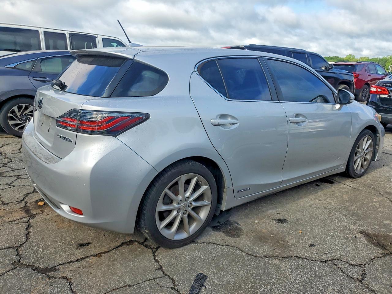 2011 Lexus Ct 200 Серебряный vin: JTHKD5BH2B2013982