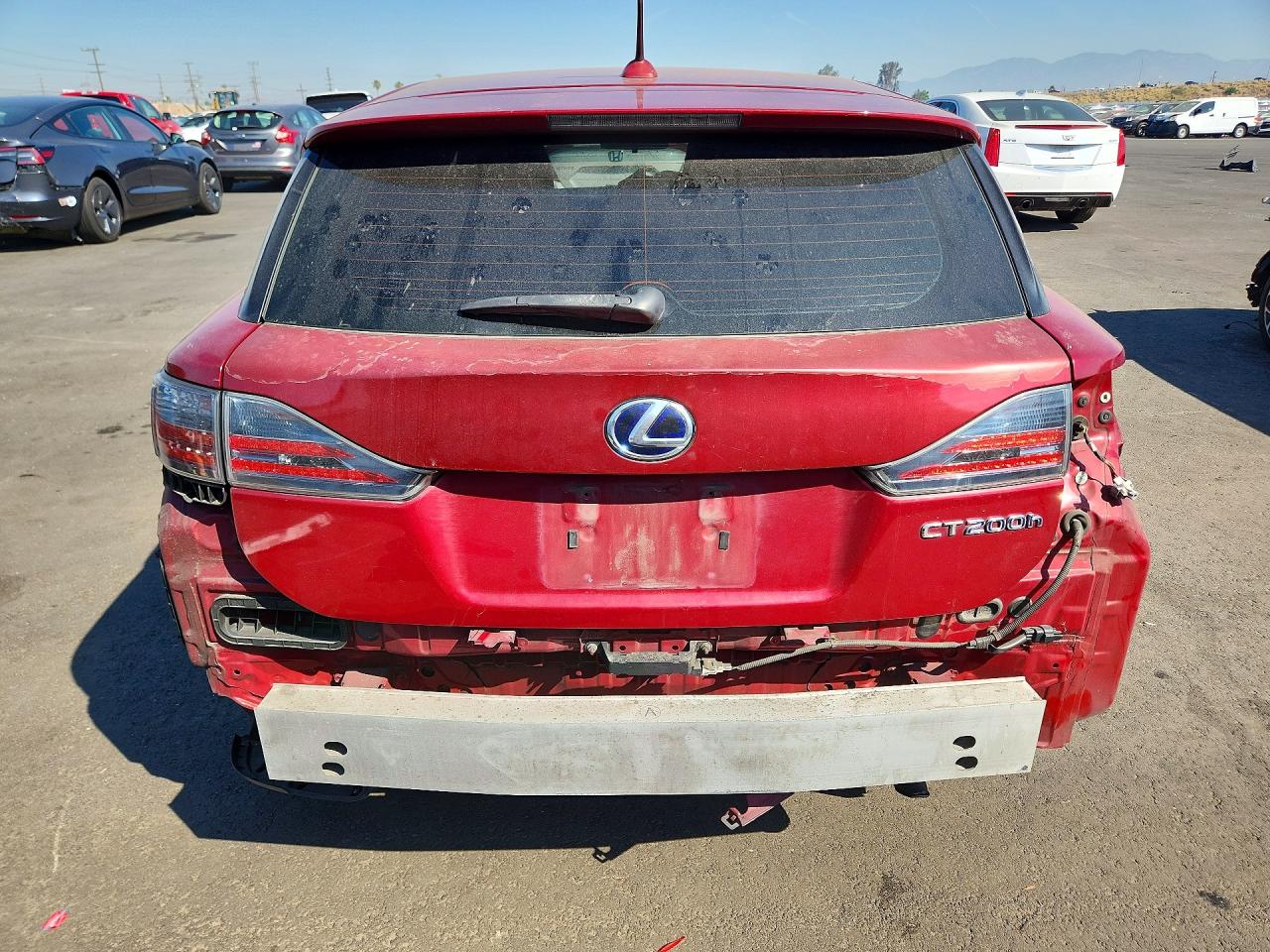2011 Lexus Ct 200 Red vin: JTHKD5BH2B2015425