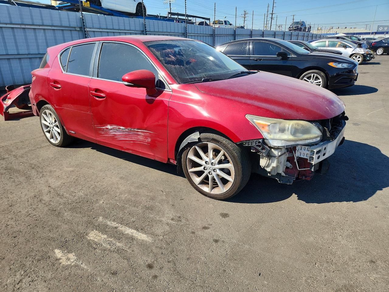 2011 Lexus Ct 200 Red vin: JTHKD5BH2B2015425