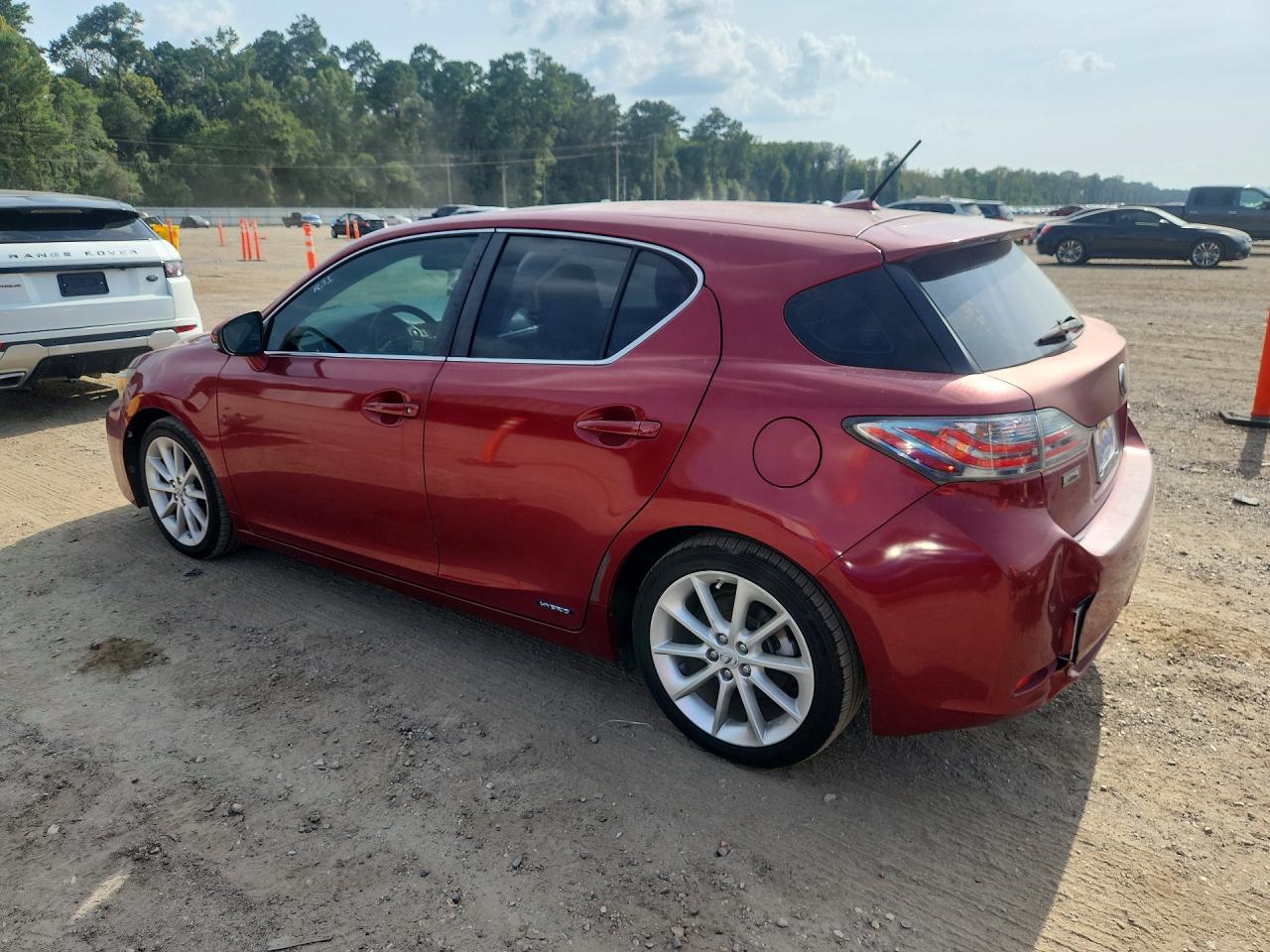 2011 Lexus Ct 200 Red vin: JTHKD5BH2B2036551