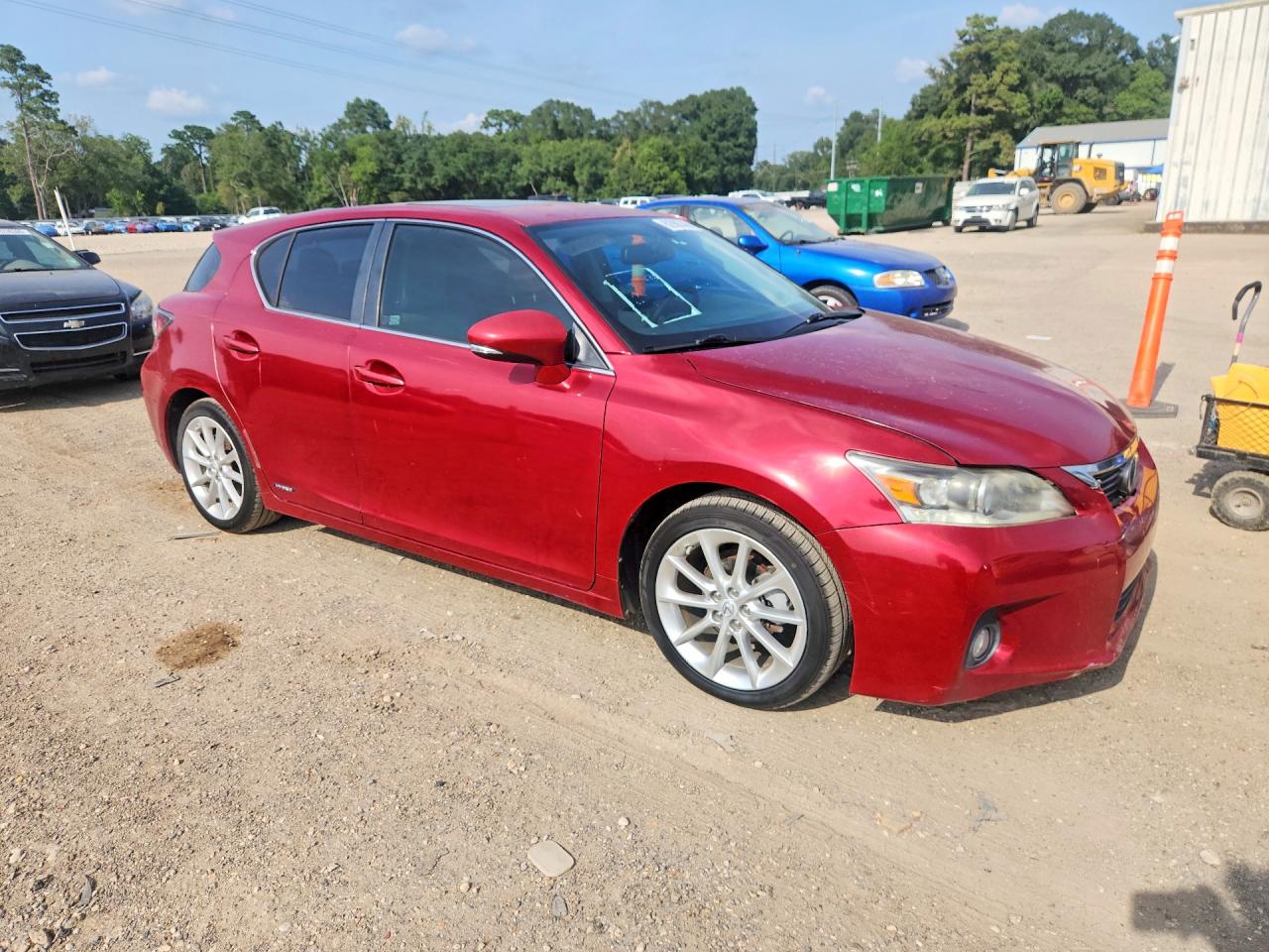 2011 Lexus Ct 200 Red vin: JTHKD5BH2B2036551