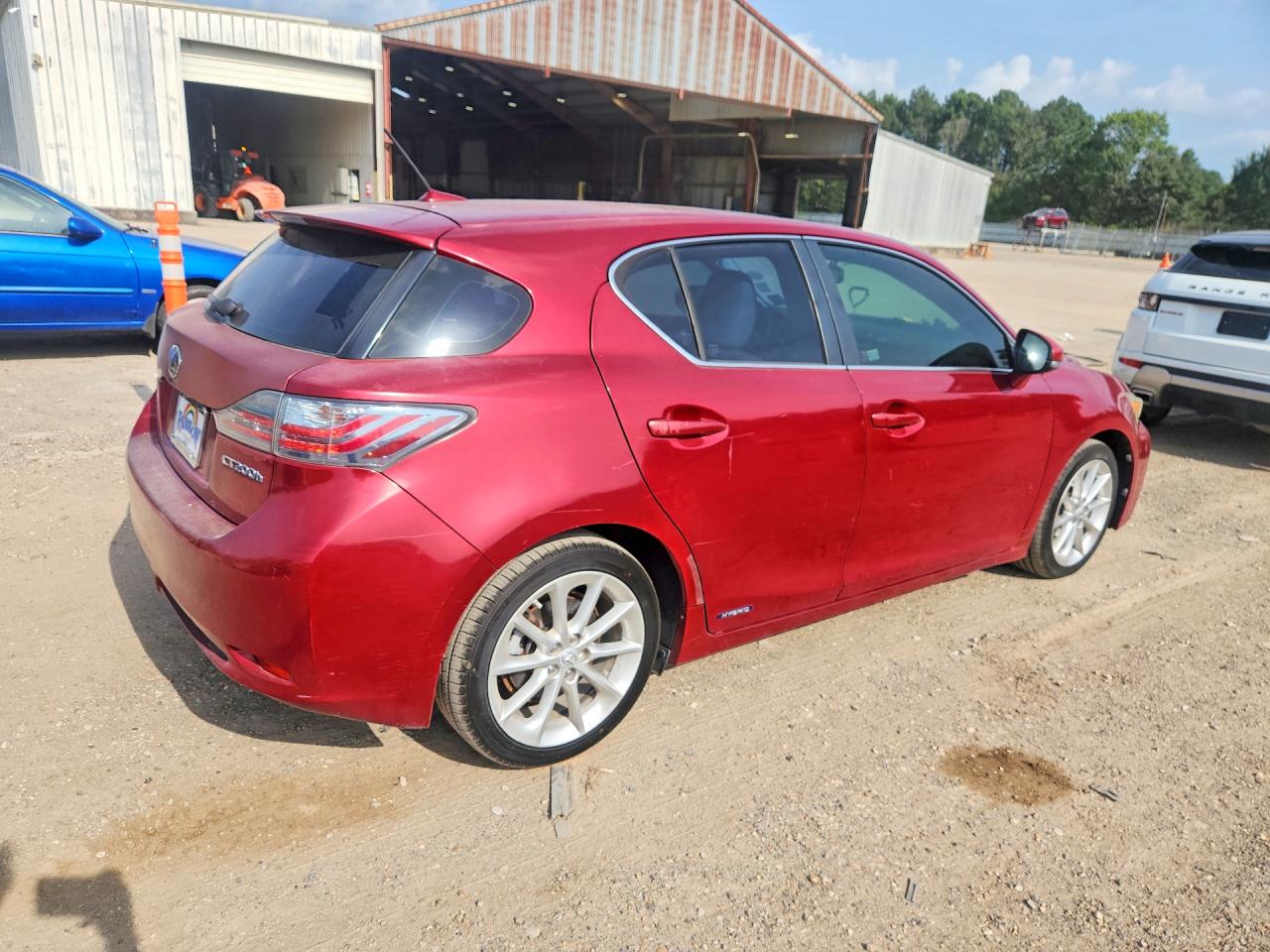 2011 Lexus Ct 200 Red vin: JTHKD5BH2B2036551