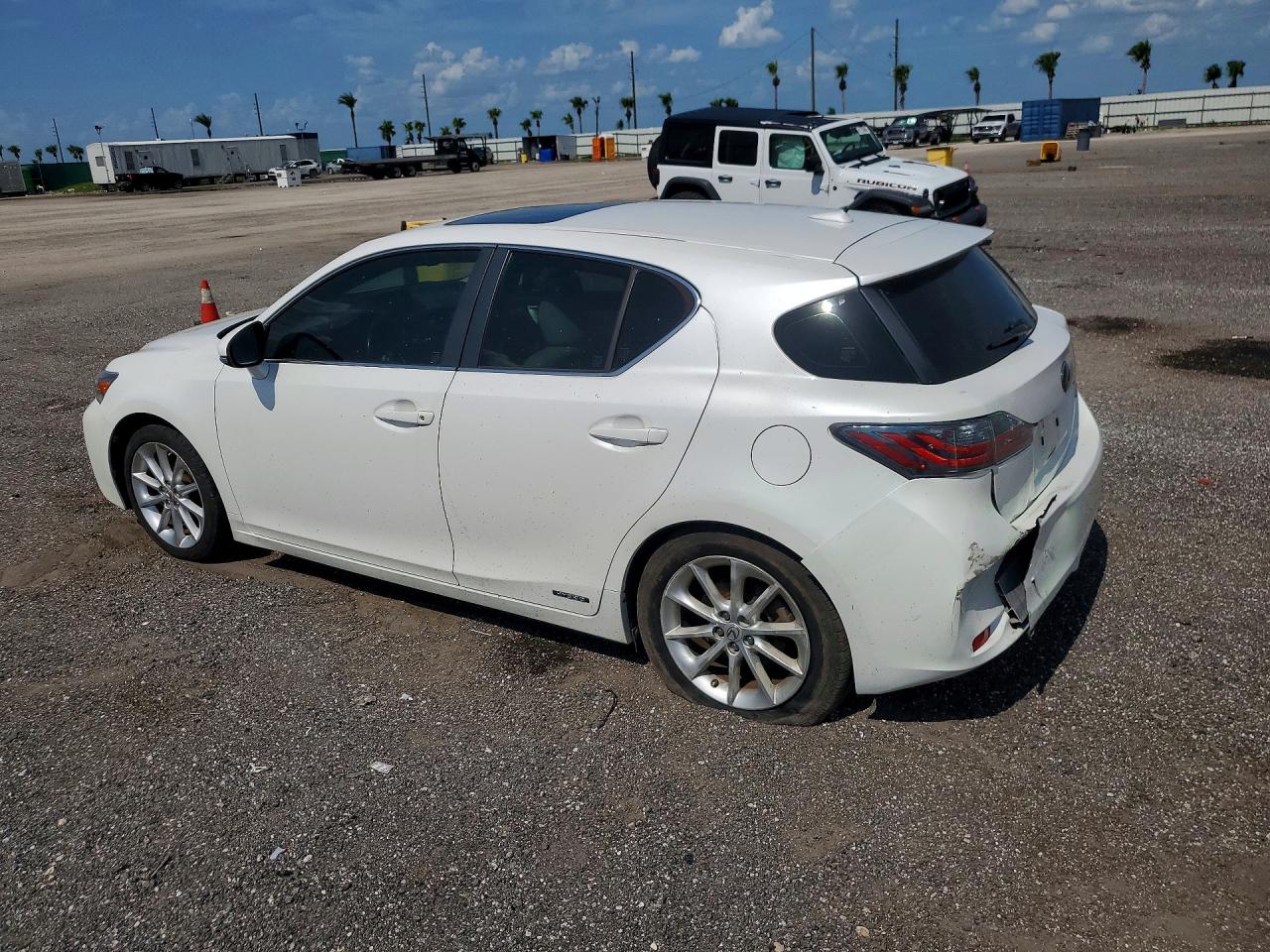 2012 Lexus Ct 200 White vin: JTHKD5BH2C2075156