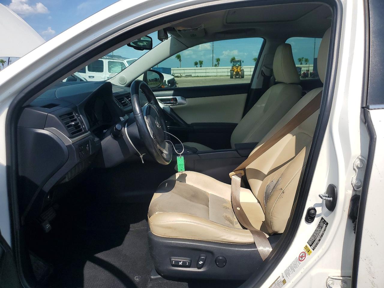 2012 Lexus Ct 200 White vin: JTHKD5BH2C2075156