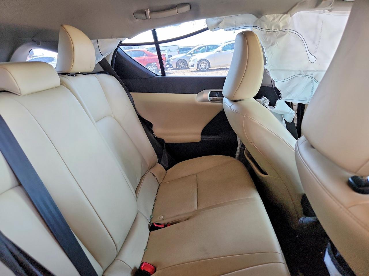 2012 Lexus Ct 200 White vin: JTHKD5BH2C2095987