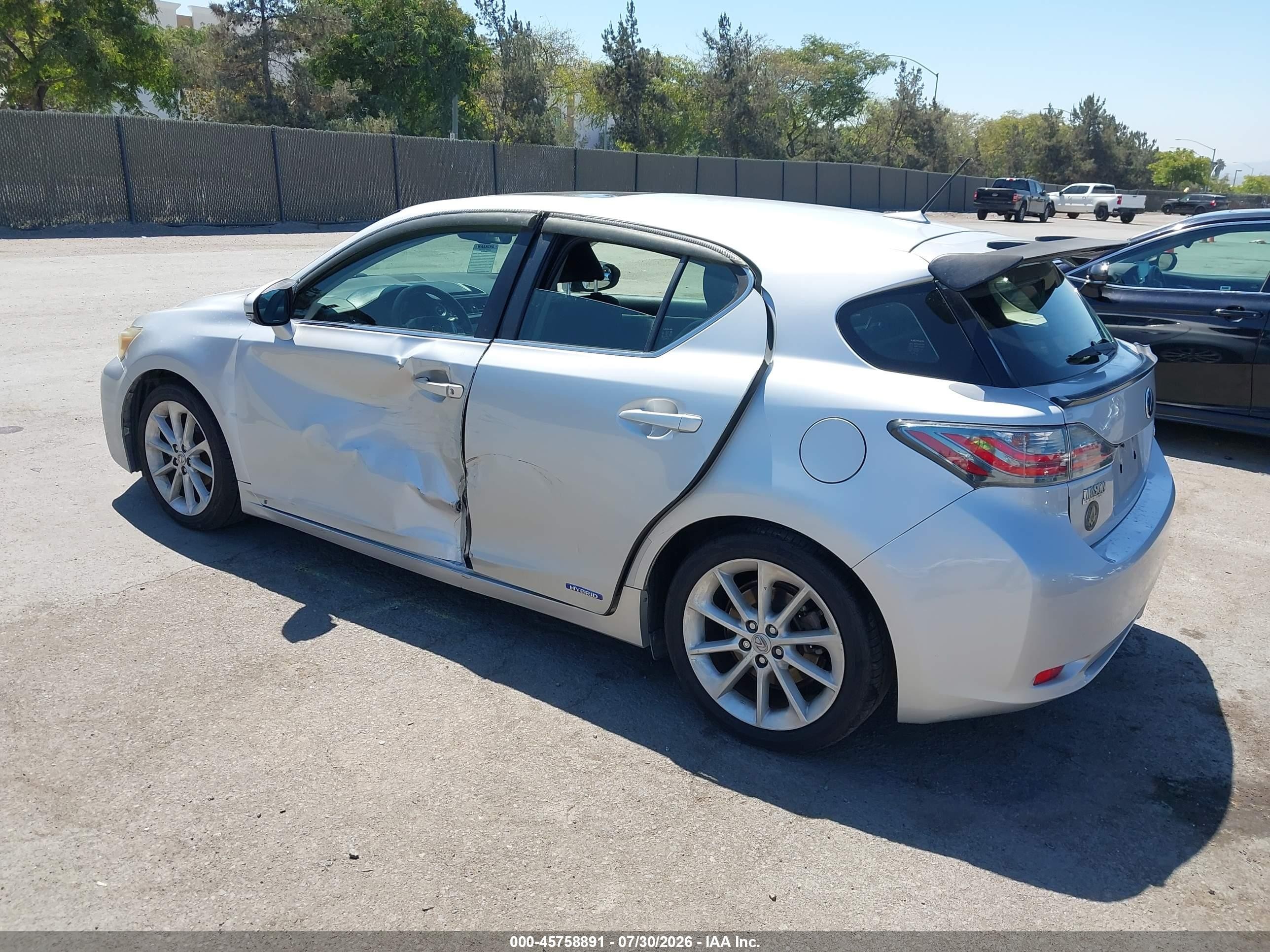 2012 Lexus Ct 200h Premium Серебряный vin: JTHKD5BH2C2098744