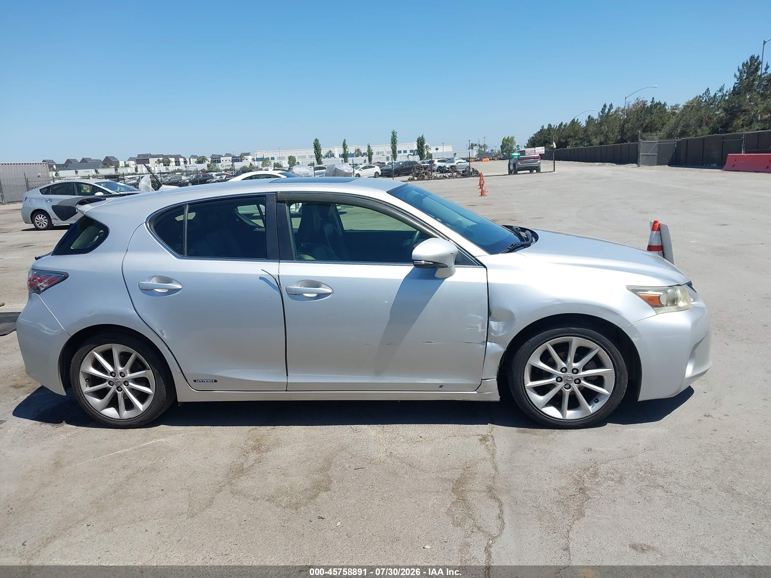 2012 Lexus Ct 200h Premium Серебряный vin: JTHKD5BH2C2098744