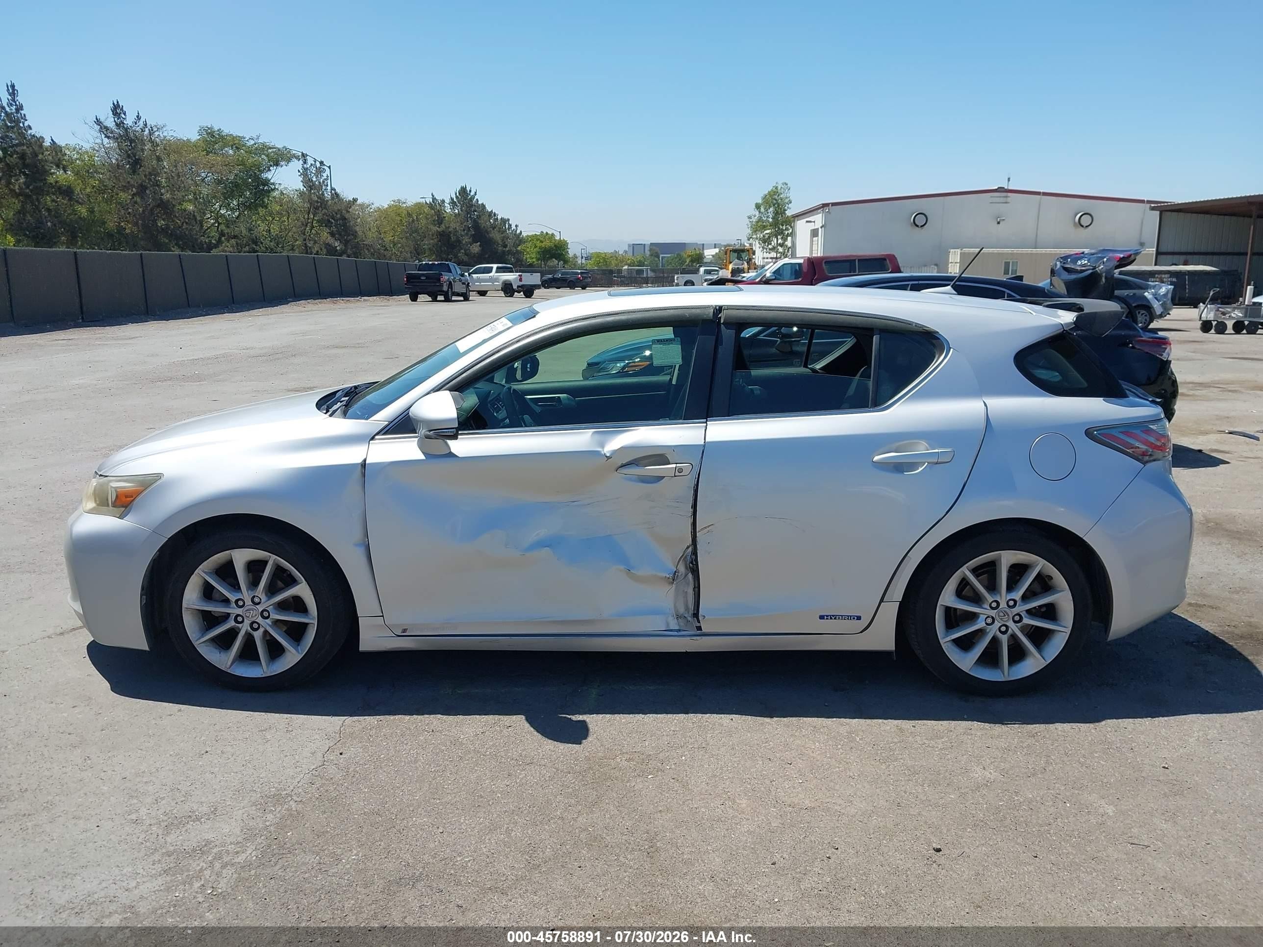 2012 Lexus Ct 200h Premium Серебряный vin: JTHKD5BH2C2098744