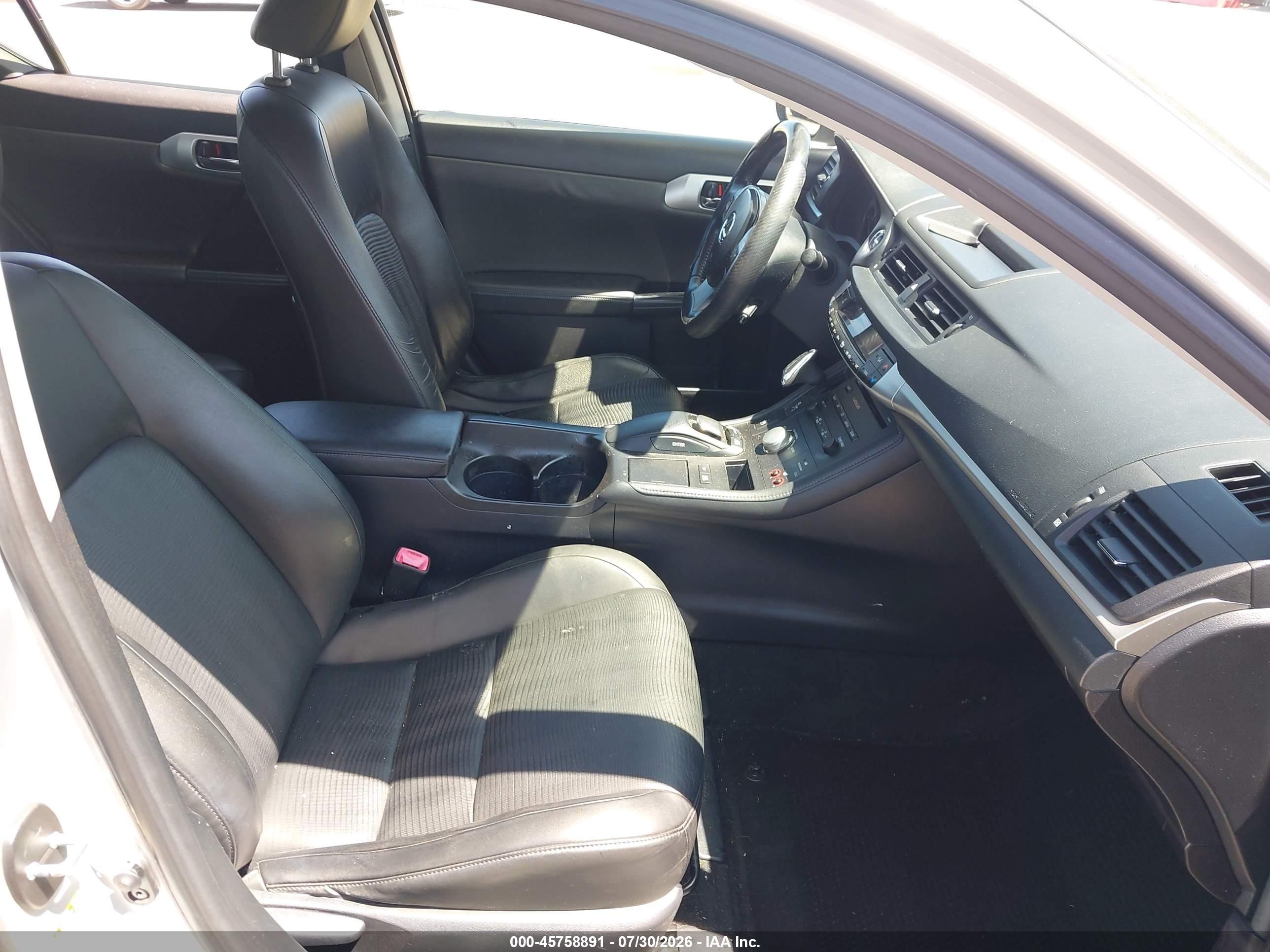 2012 Lexus Ct 200h Premium Серебряный vin: JTHKD5BH2C2098744