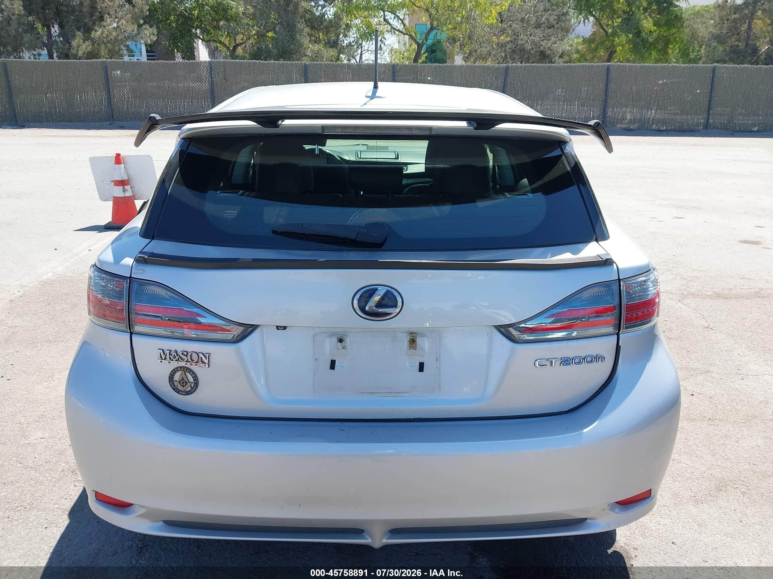 2012 Lexus Ct 200h Premium Серебряный vin: JTHKD5BH2C2098744