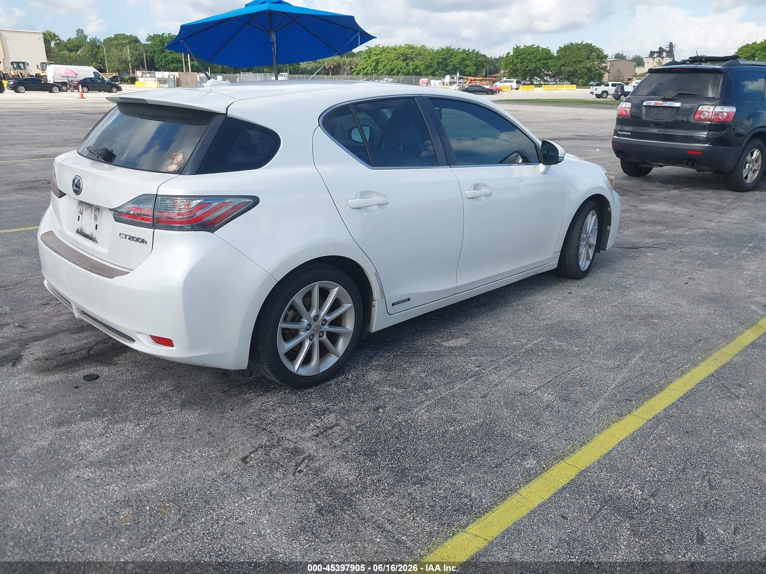 2012 Lexus Ct 200h Premium White vin: JTHKD5BH2C2098758