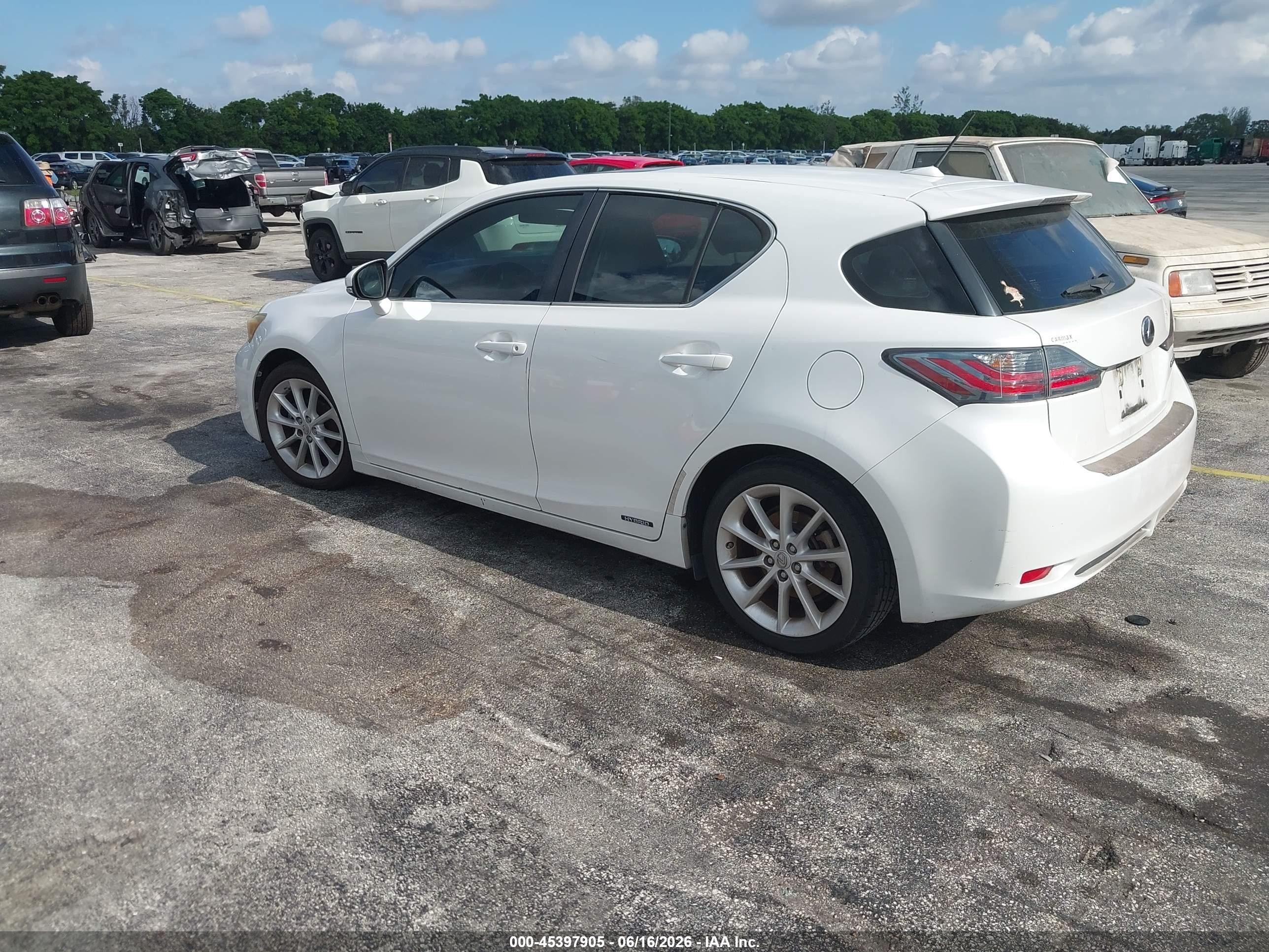 2012 Lexus Ct 200h Premium White vin: JTHKD5BH2C2098758
