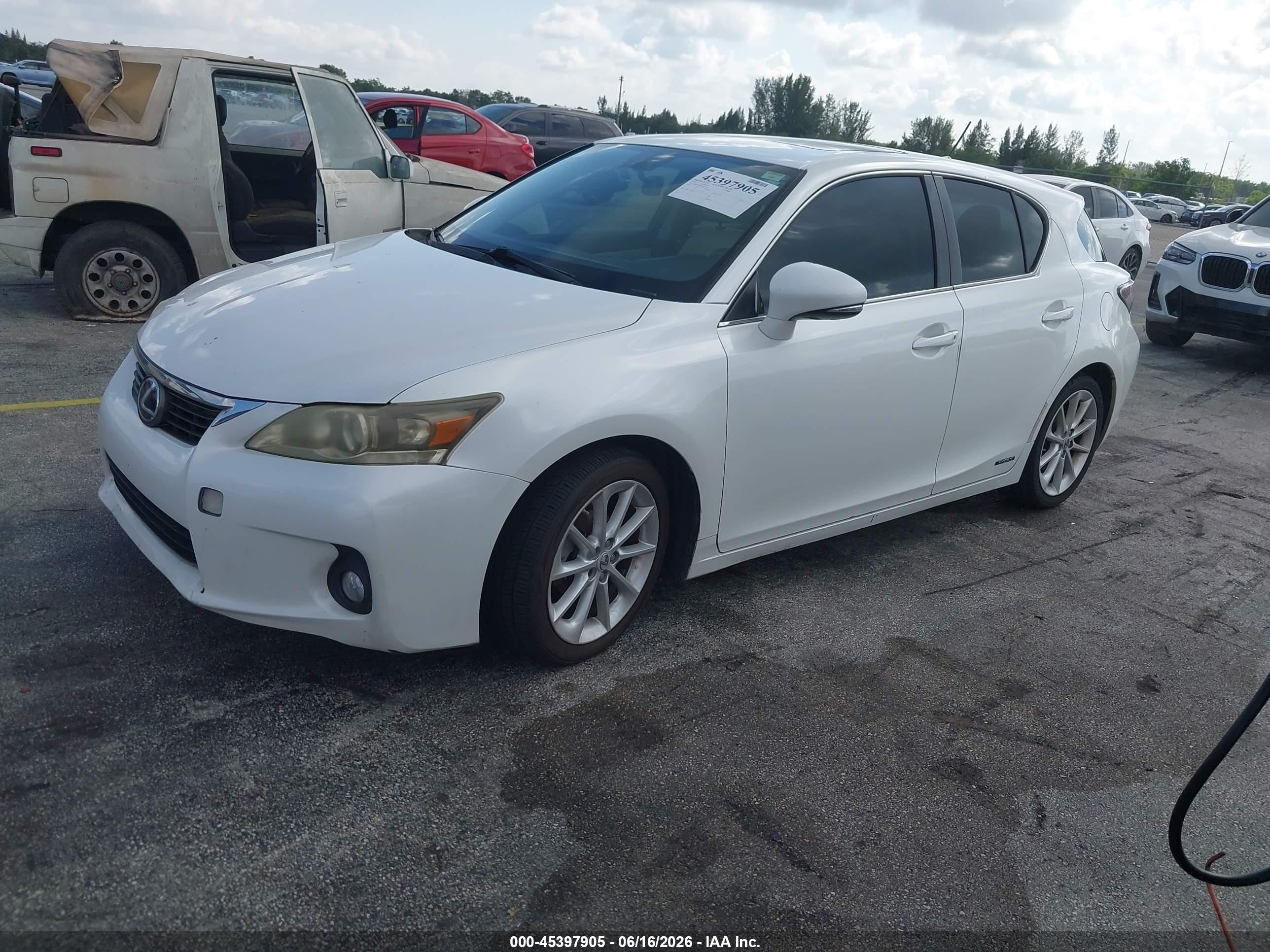 2012 Lexus Ct 200h Premium White vin: JTHKD5BH2C2098758
