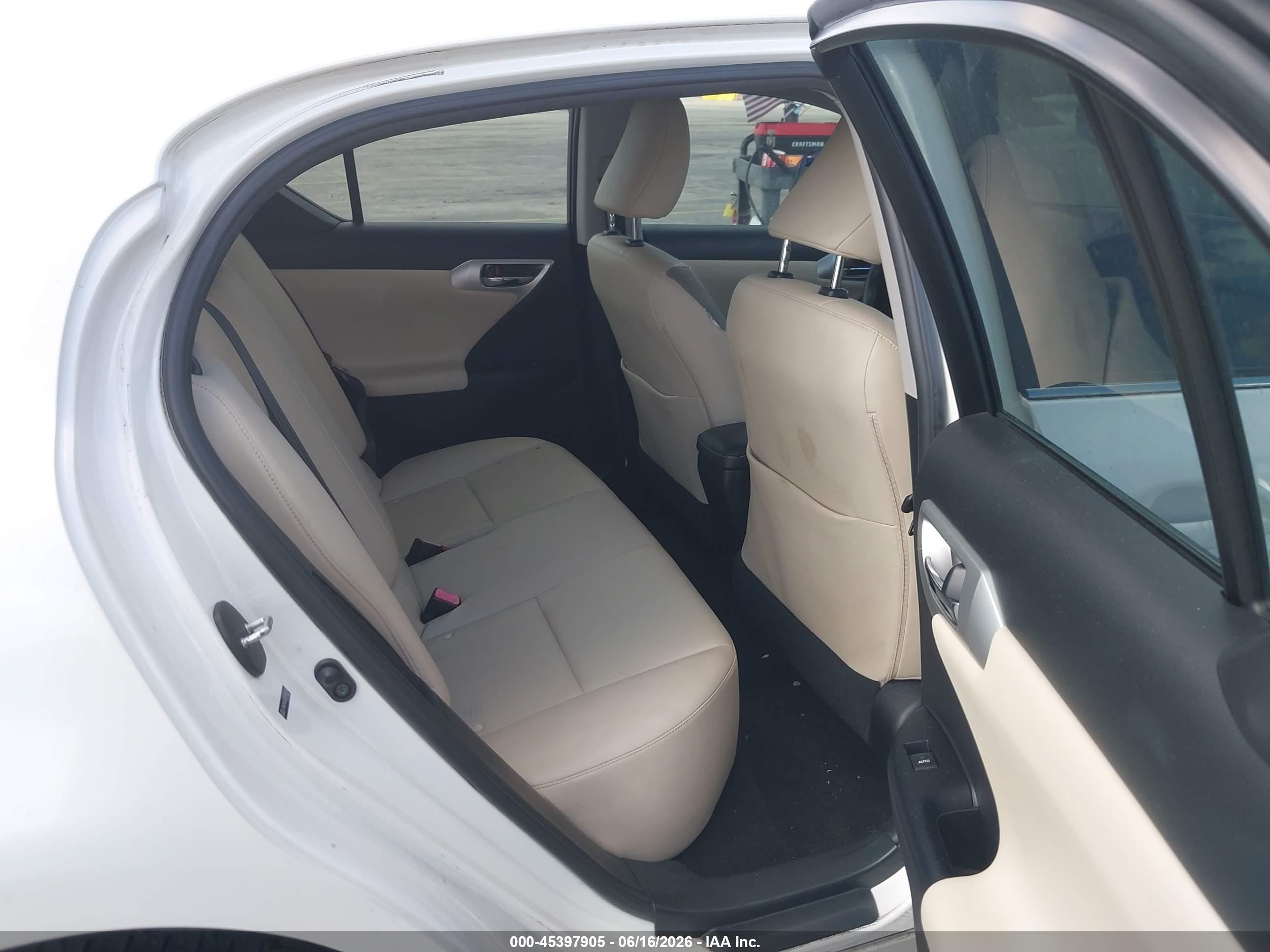 2012 Lexus Ct 200h Premium White vin: JTHKD5BH2C2098758