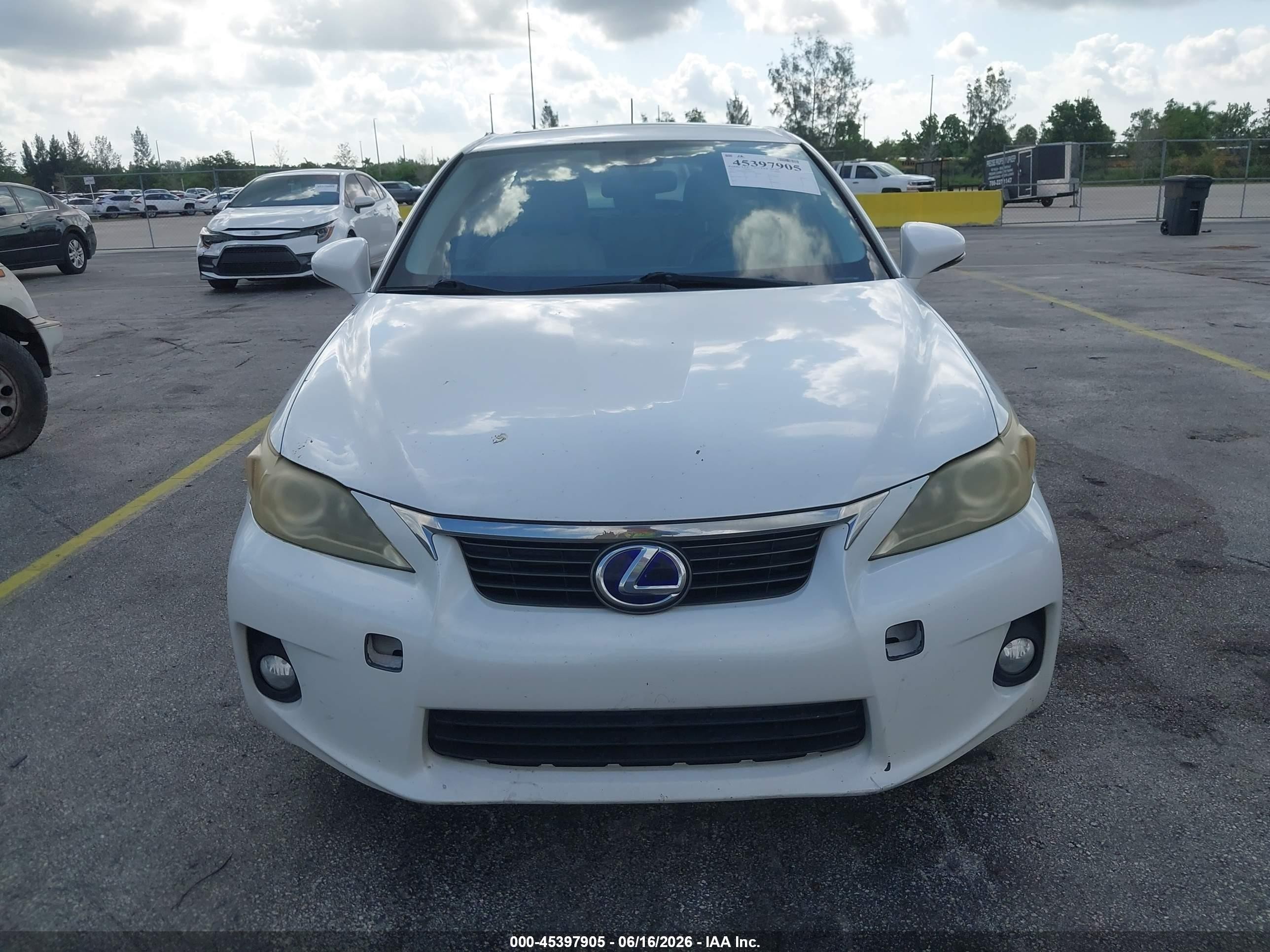 2012 Lexus Ct 200h Premium White vin: JTHKD5BH2C2098758