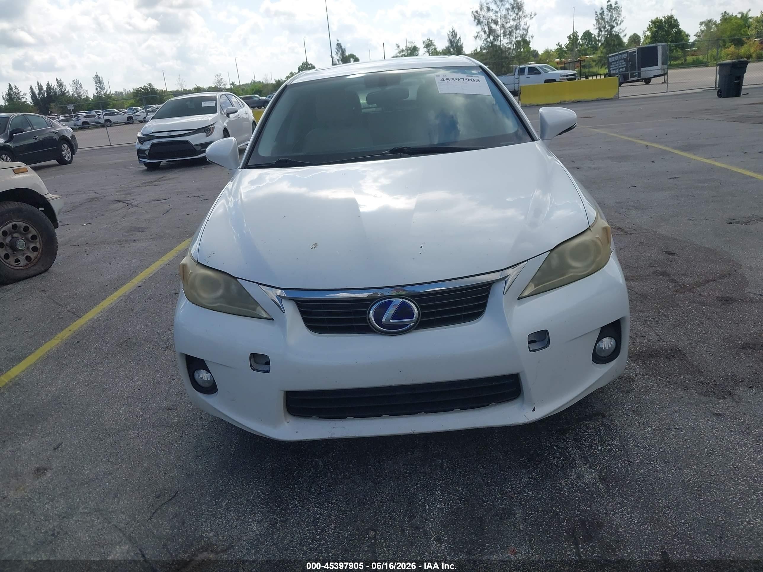 2012 Lexus Ct 200h Premium White vin: JTHKD5BH2C2098758