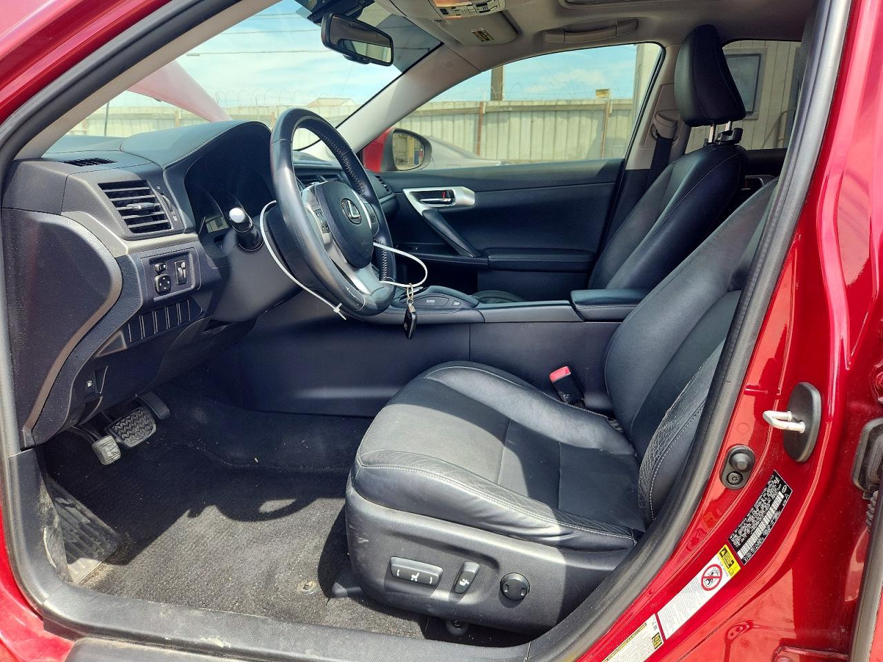 2012 Lexus Ct 200 Red vin: JTHKD5BH2C2107829