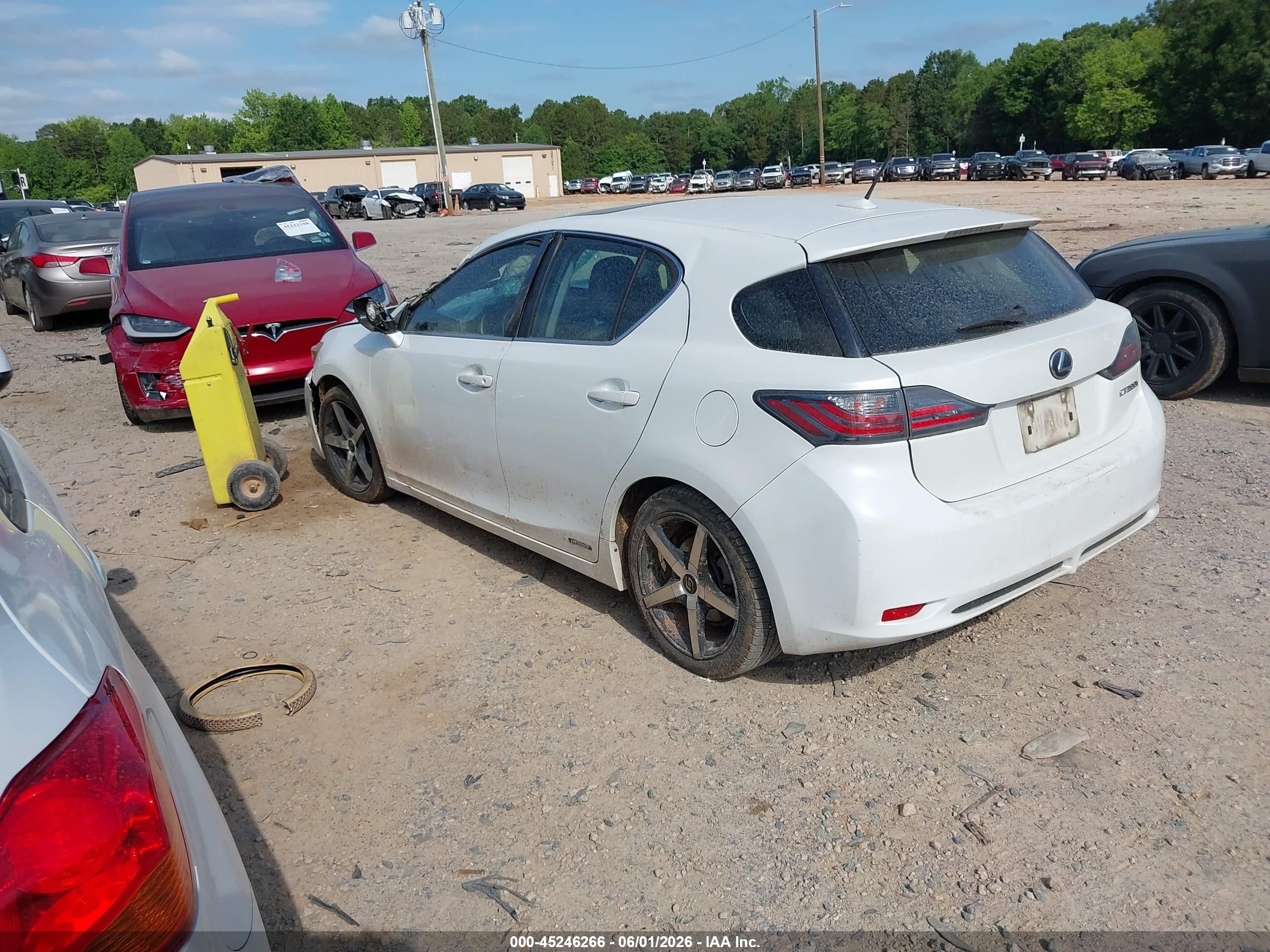 2013 Lexus Ct 200h   White vin: JTHKD5BH2D2134997