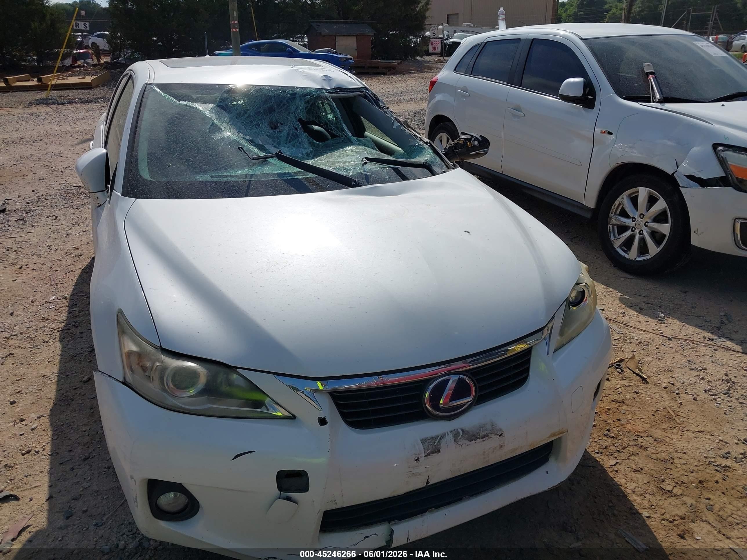 2013 Lexus Ct 200h   White vin: JTHKD5BH2D2134997
