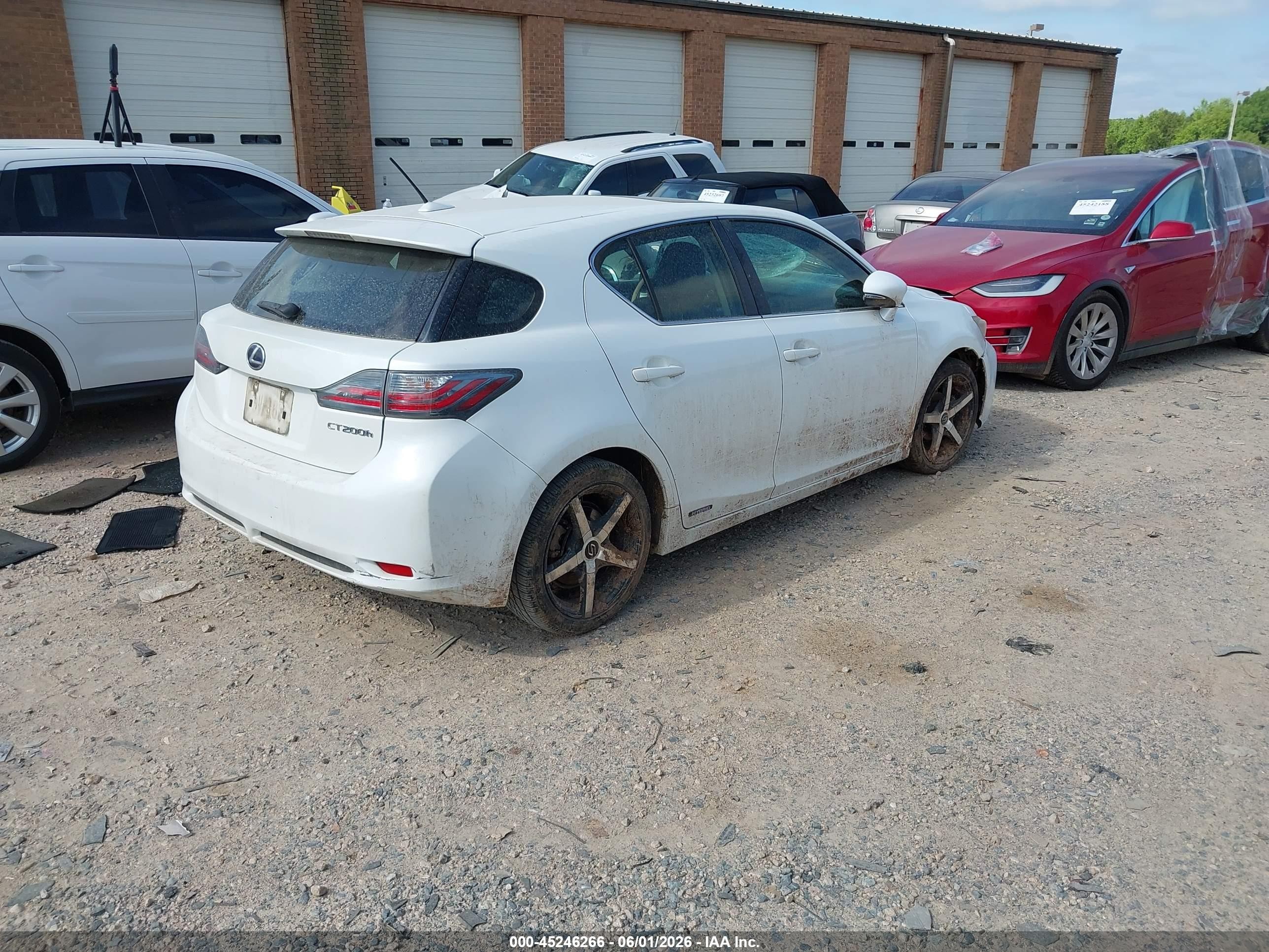 2013 Lexus Ct 200h   White vin: JTHKD5BH2D2134997