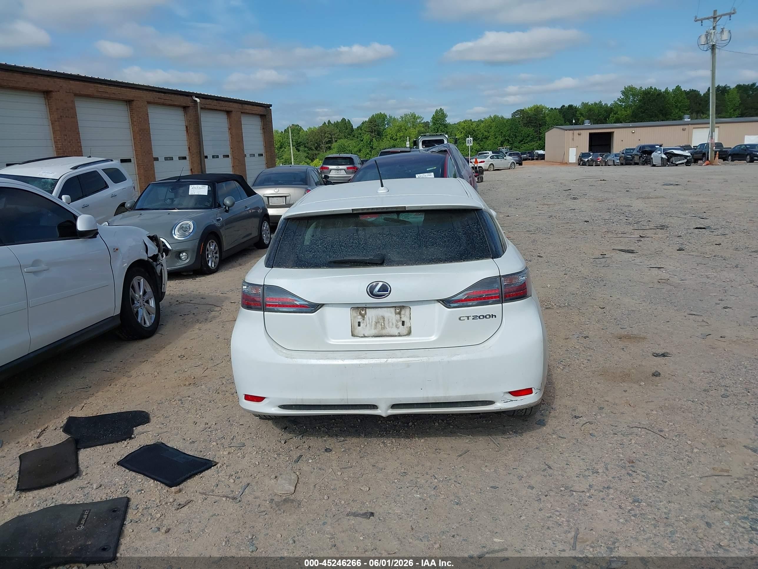 2013 Lexus Ct 200h   White vin: JTHKD5BH2D2134997