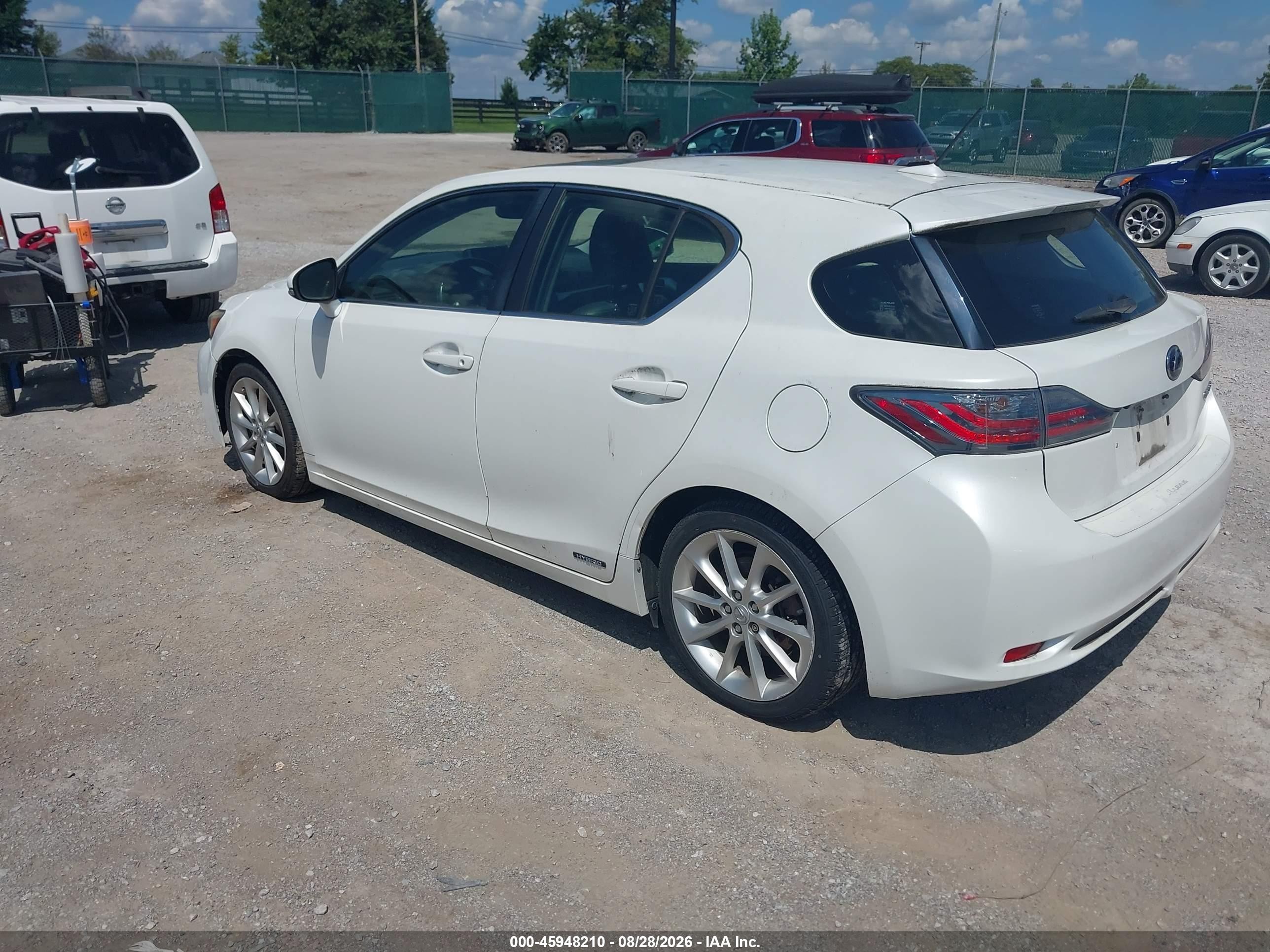 2013 Lexus Ct 200h White vin: JTHKD5BH2D2137091