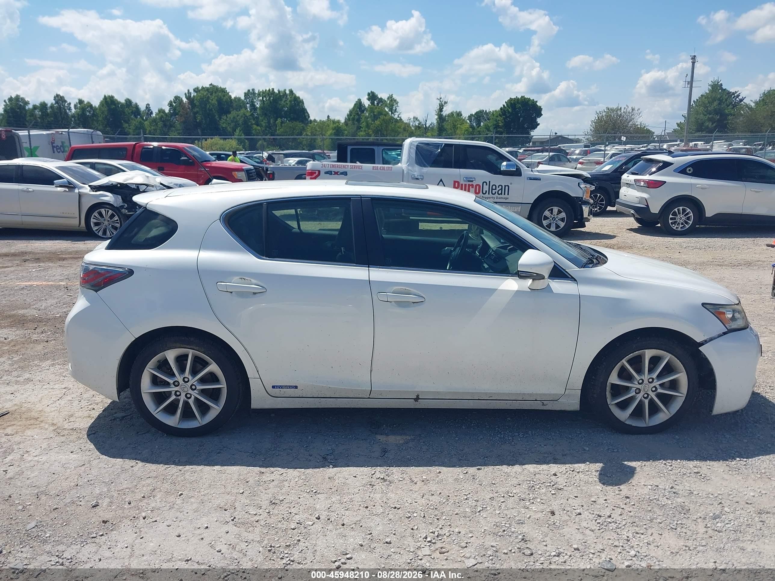 2013 Lexus Ct 200h White vin: JTHKD5BH2D2137091