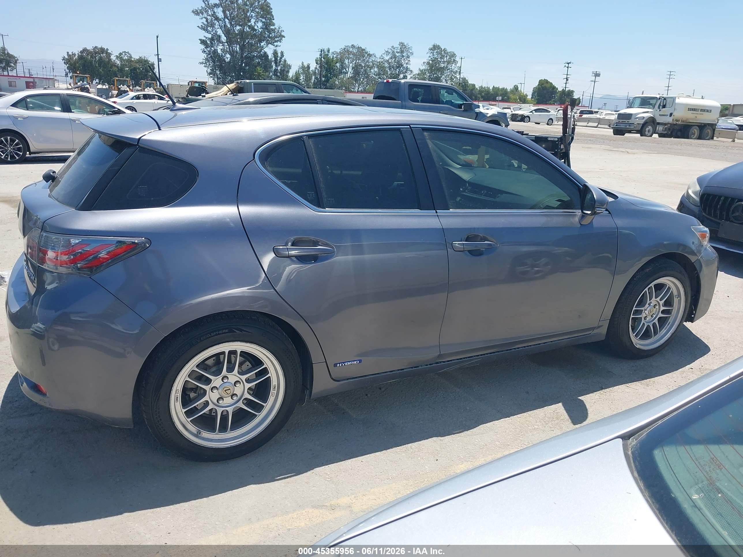 2013 Lexus Ct 200h   Gray vin: JTHKD5BH2D2170205