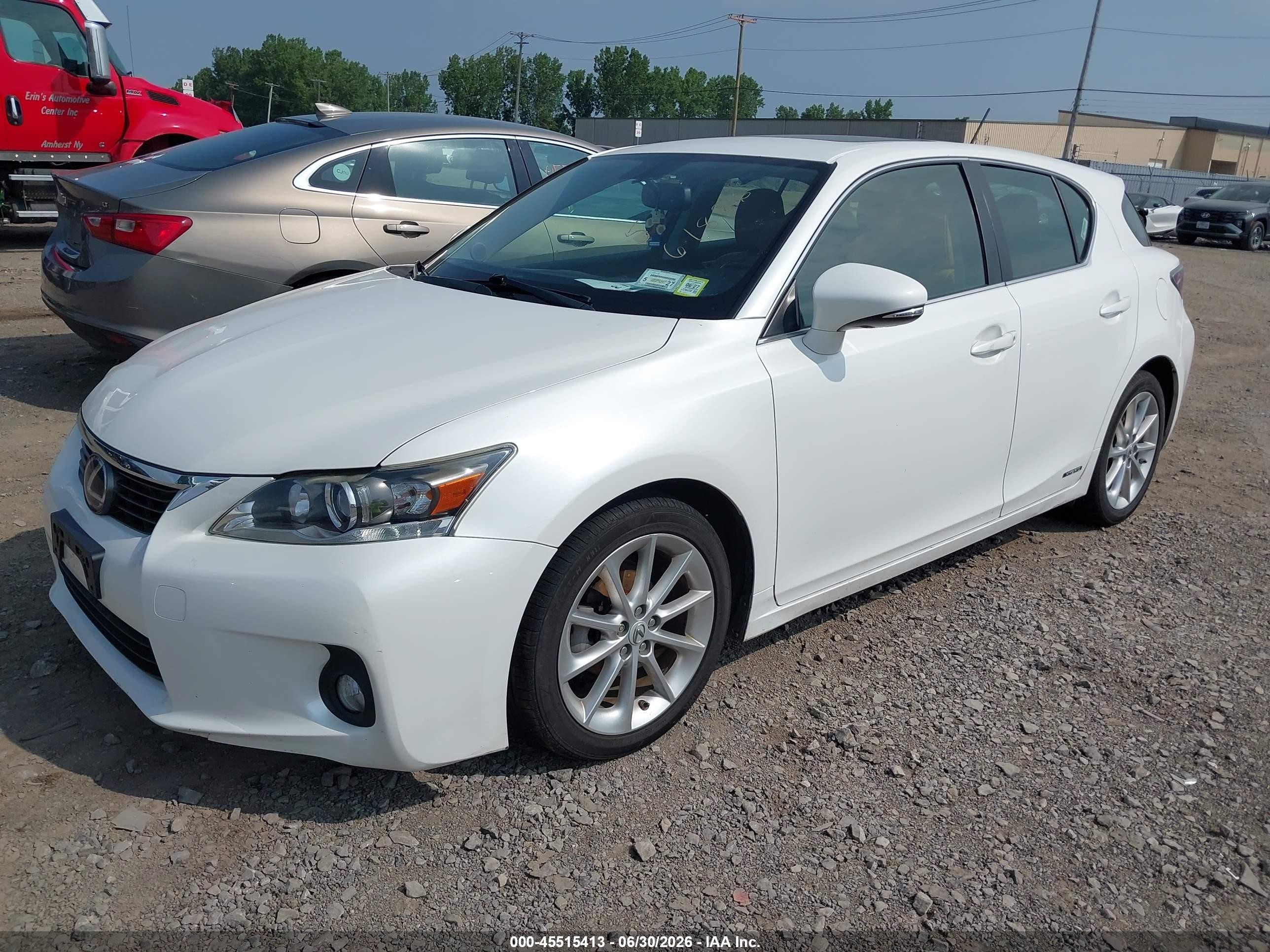 2013 Lexus Ct 200h   White vin: JTHKD5BH2D2171788