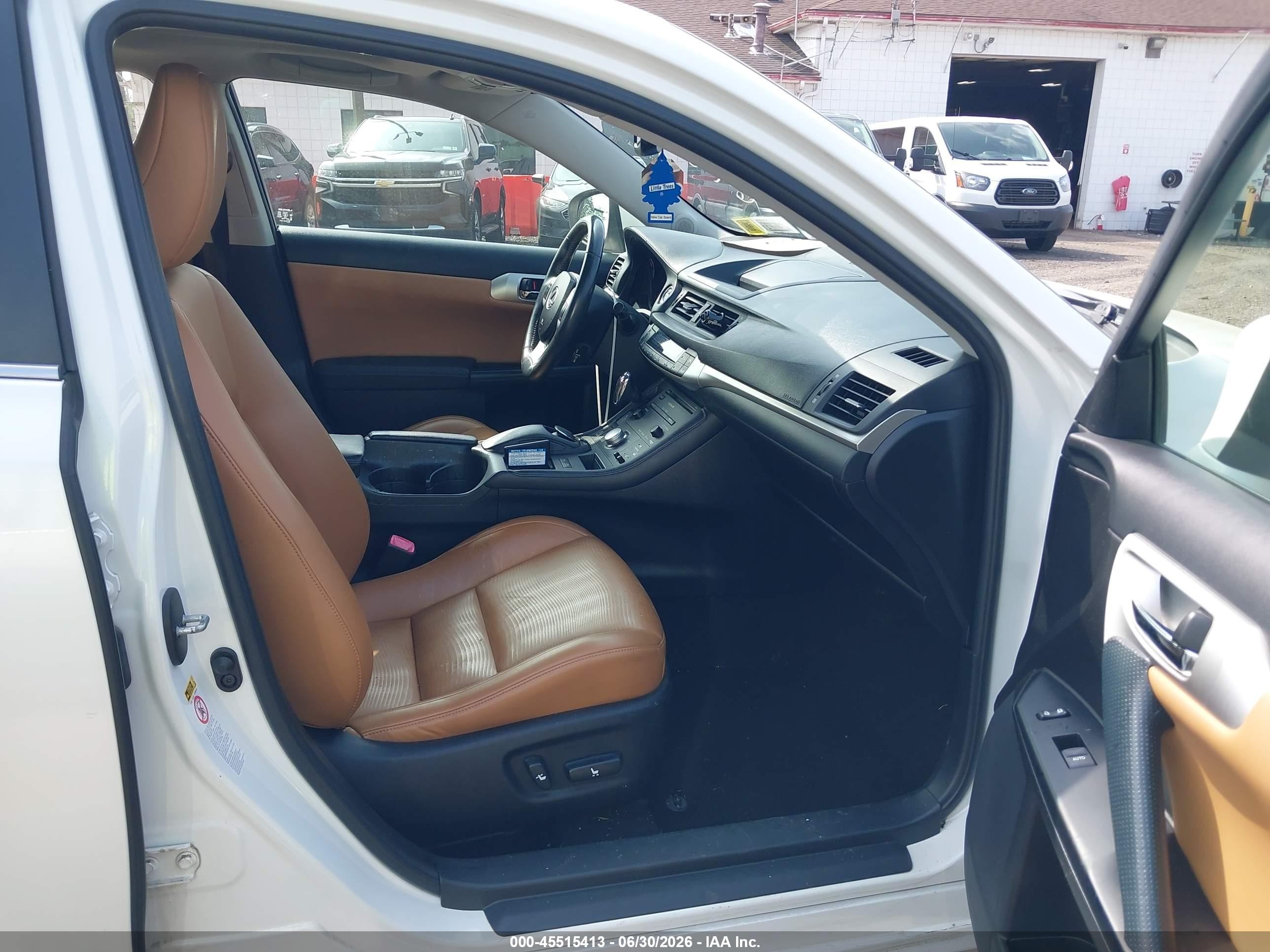 2013 Lexus Ct 200h   White vin: JTHKD5BH2D2171788