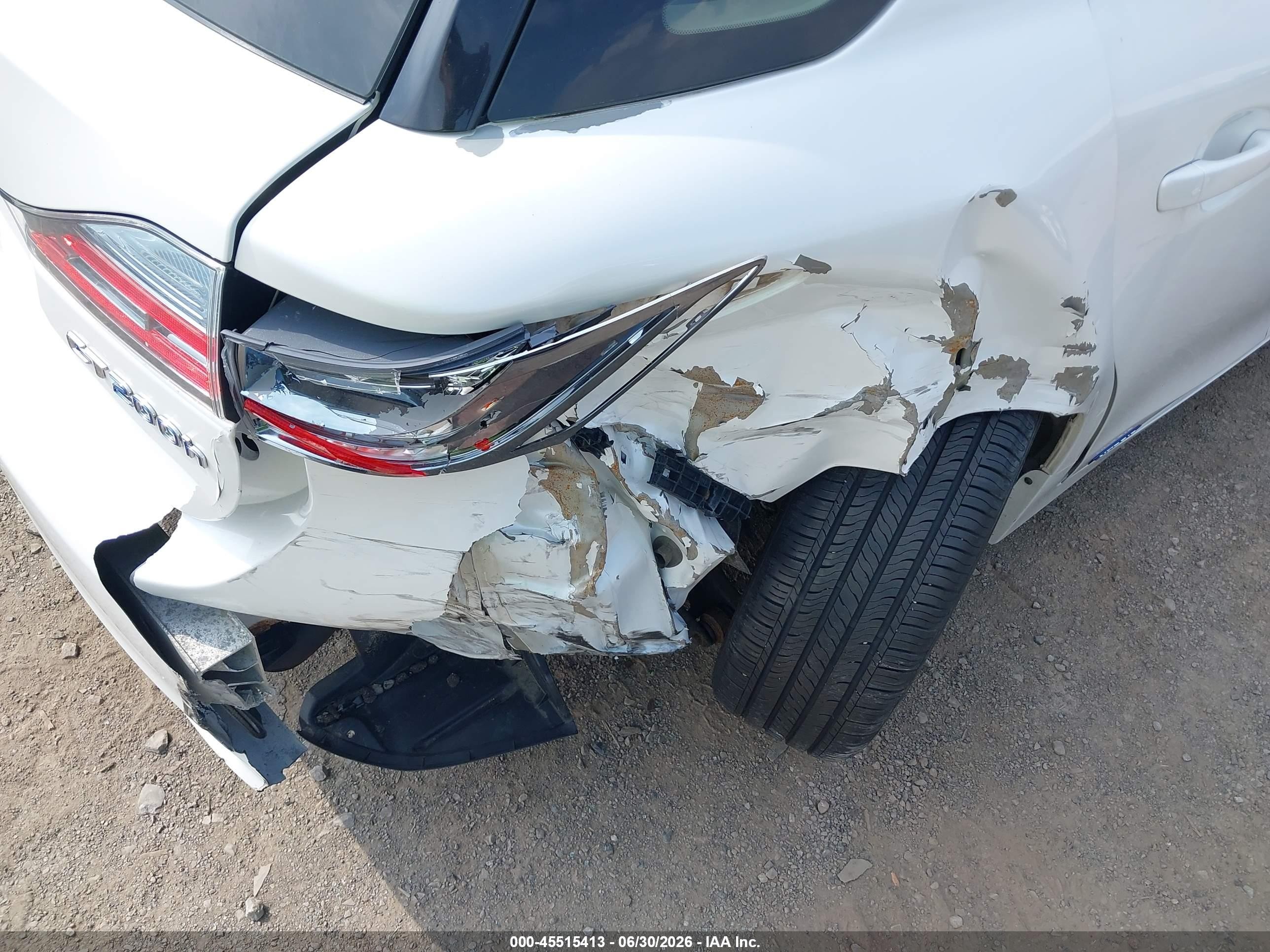 2013 Lexus Ct 200h   White vin: JTHKD5BH2D2171788