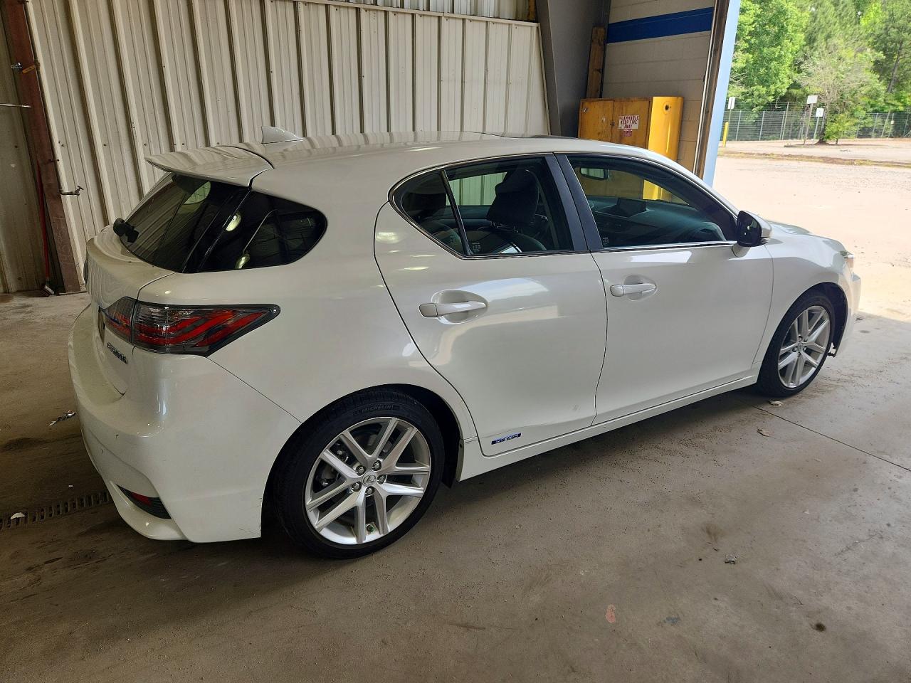 2014 Lexus Ct 200 White vin: JTHKD5BH2E2183862