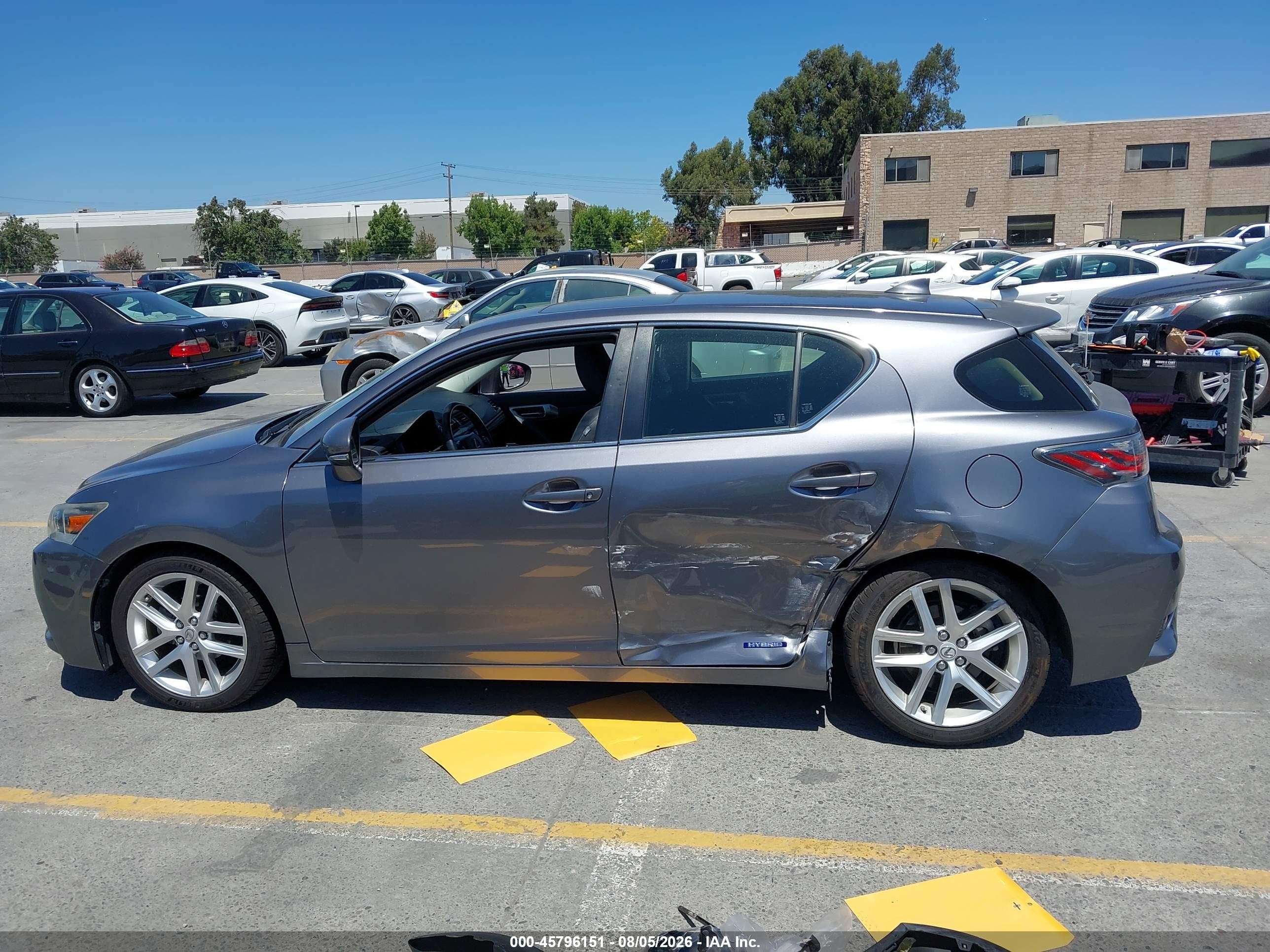 2014 Lexus Ct 200h   Серый vin: JTHKD5BH2E2190634