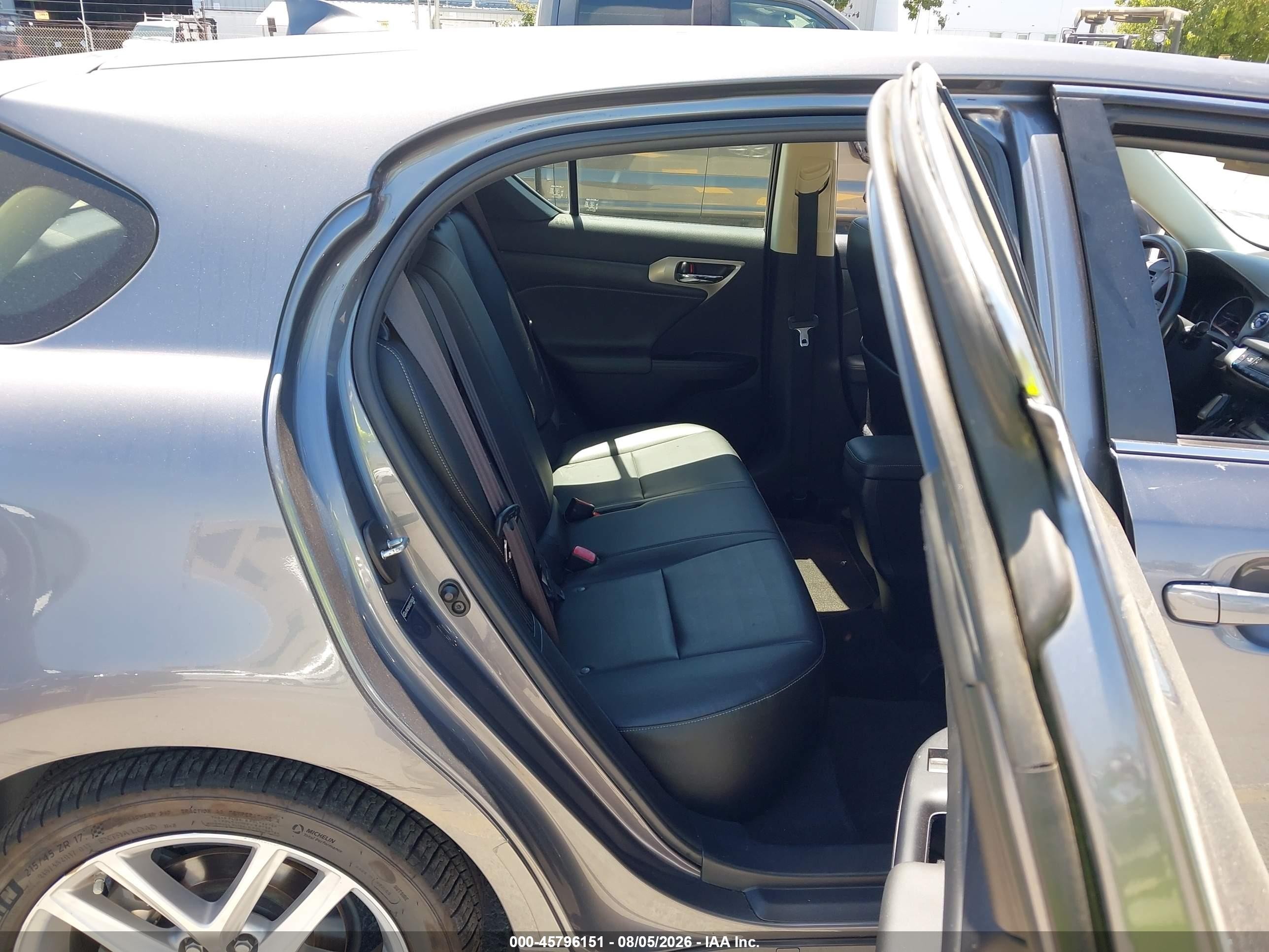 2014 Lexus Ct 200h   Серый vin: JTHKD5BH2E2190634