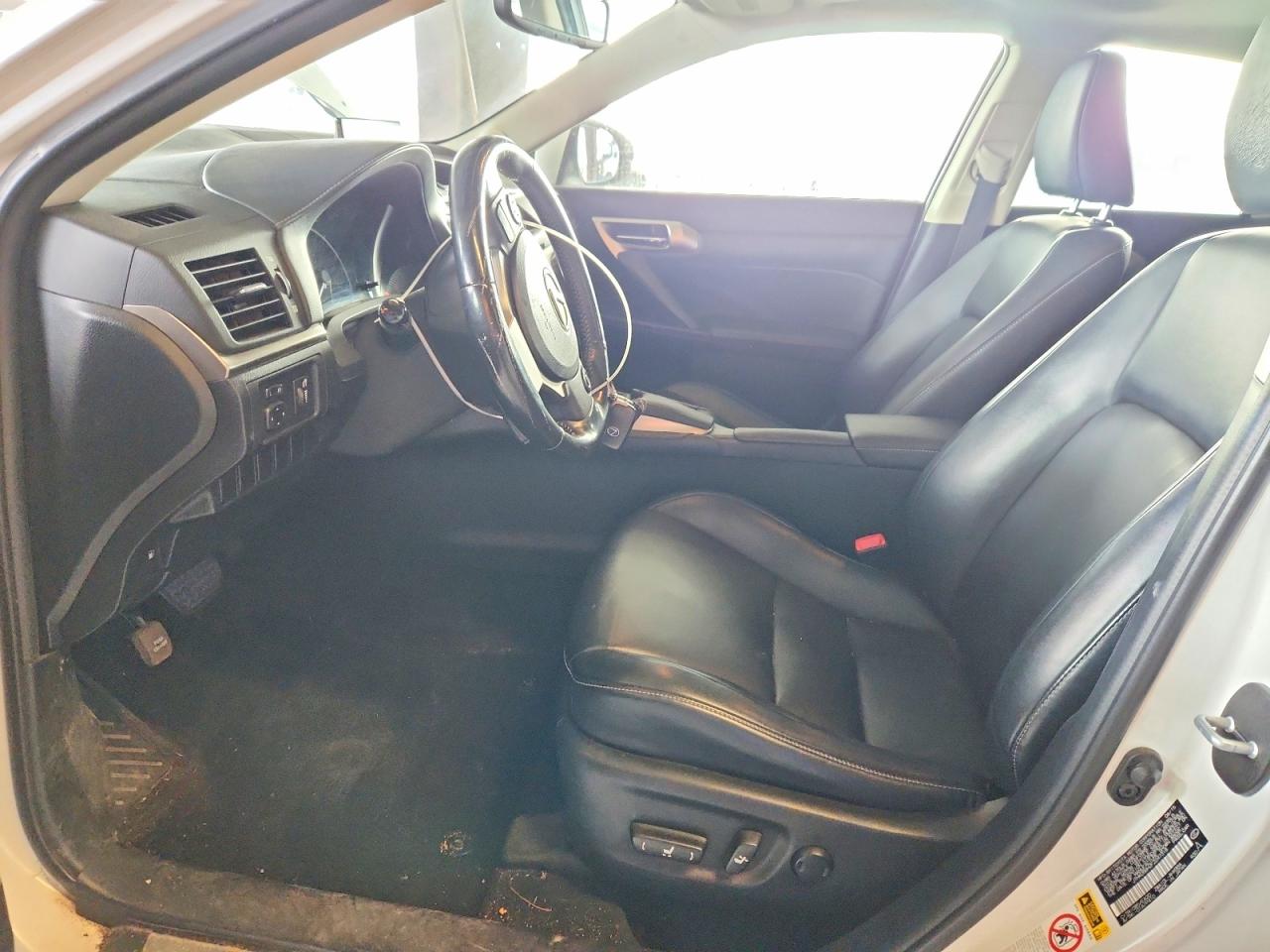 2015 Lexus Ct 200 White vin: JTHKD5BH2F2247318