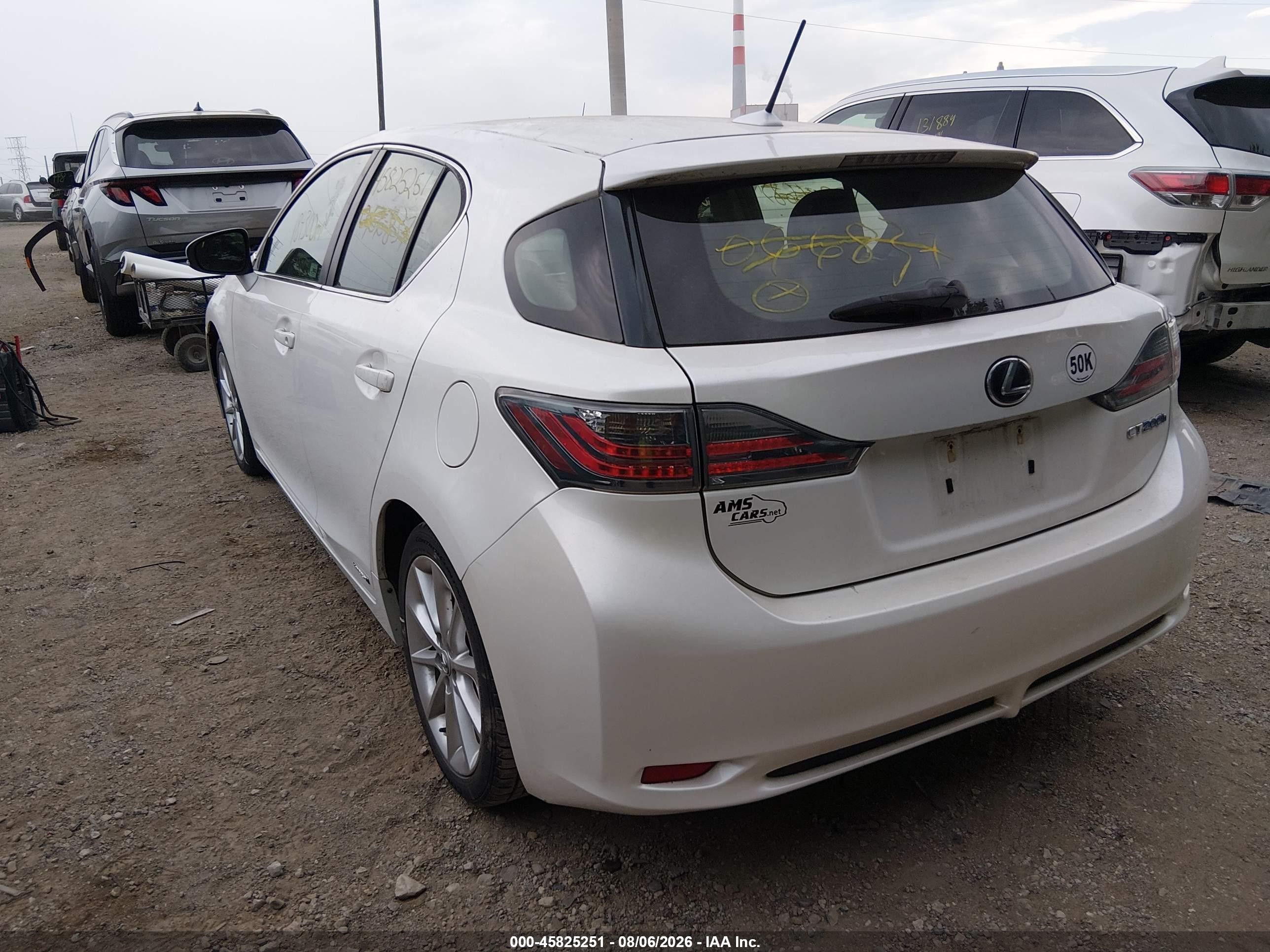 2012 Lexus Ct 200h Premium White vin: JTHKD5BH3C2066837