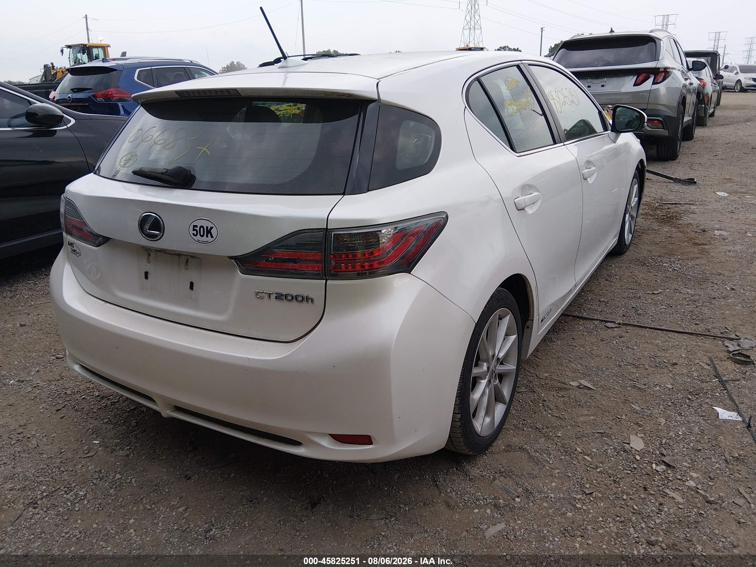 2012 Lexus Ct 200h Premium White vin: JTHKD5BH3C2066837