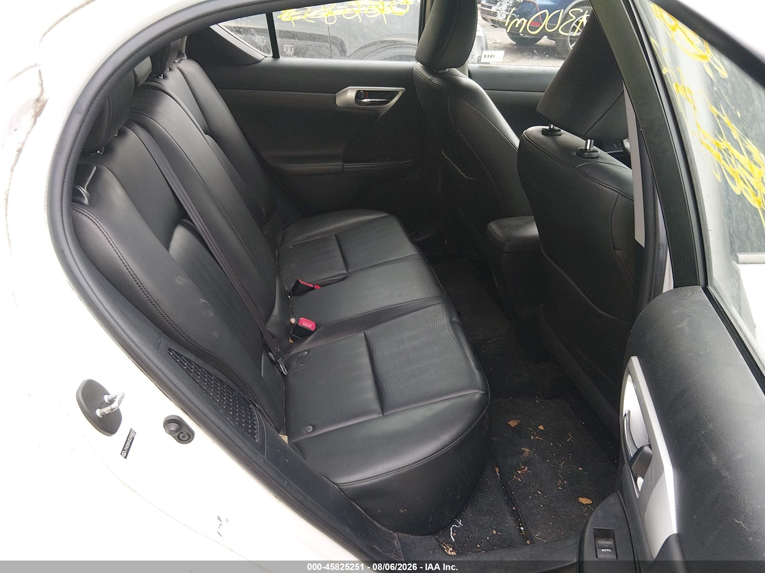 2012 Lexus Ct 200h Premium White vin: JTHKD5BH3C2066837