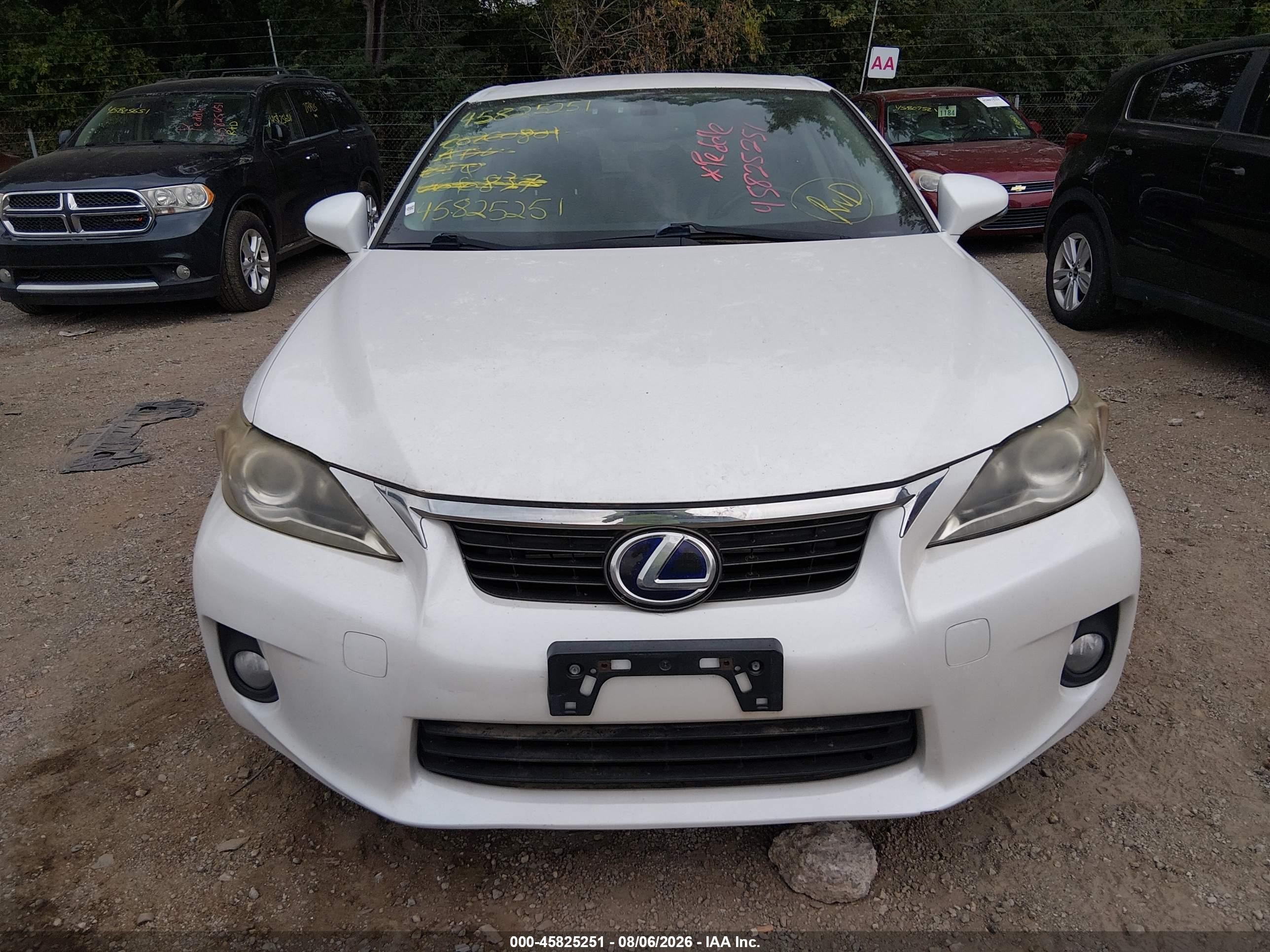 2012 Lexus Ct 200h Premium White vin: JTHKD5BH3C2066837