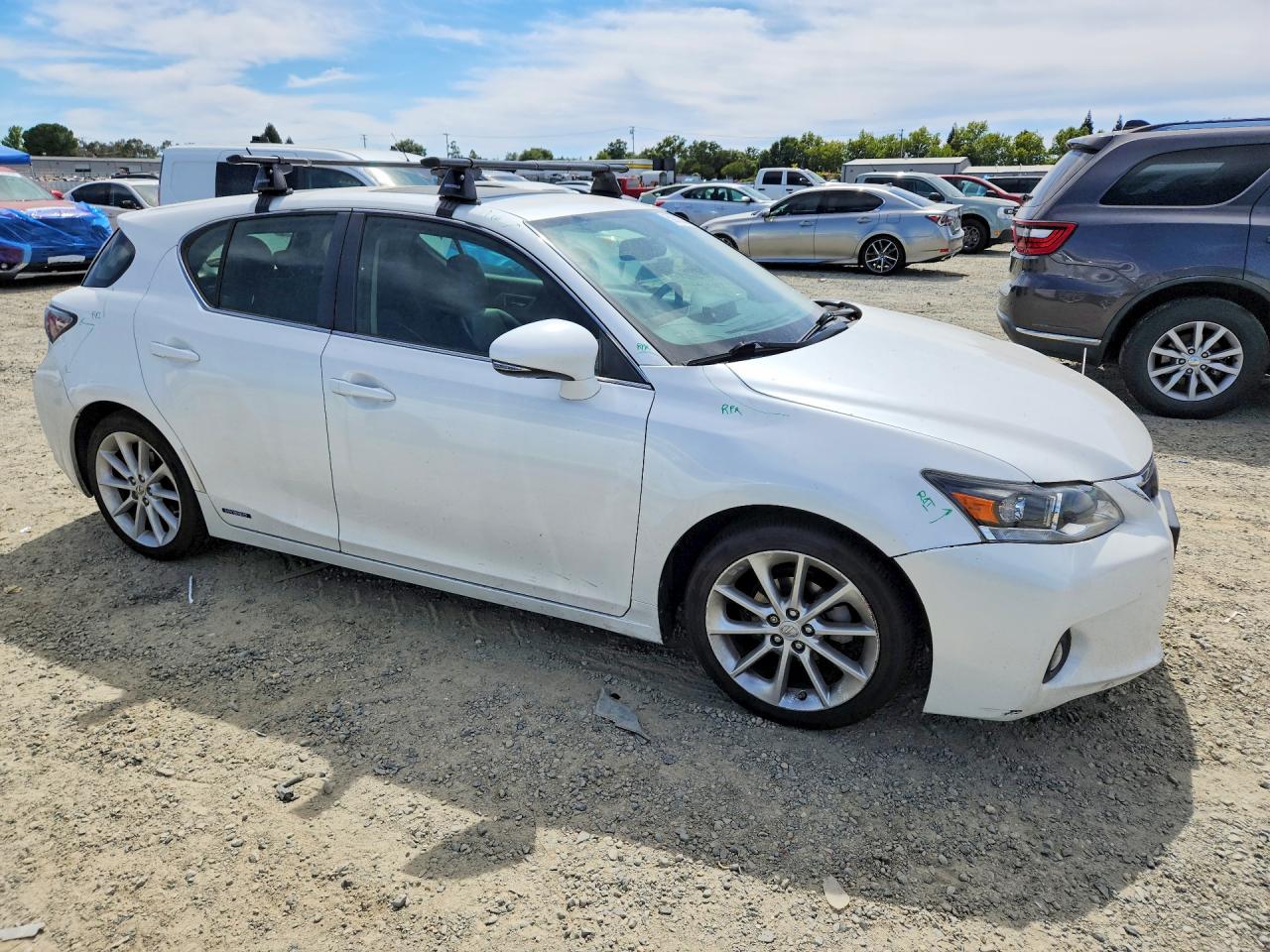 2012 Lexus Ct 200 White vin: JTHKD5BH3C2083587
