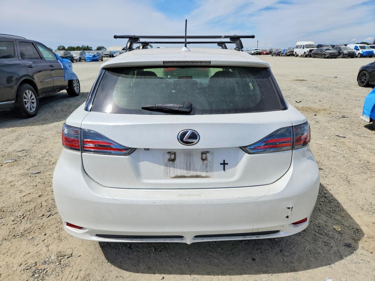2012 Lexus Ct 200 White vin: JTHKD5BH3C2083587