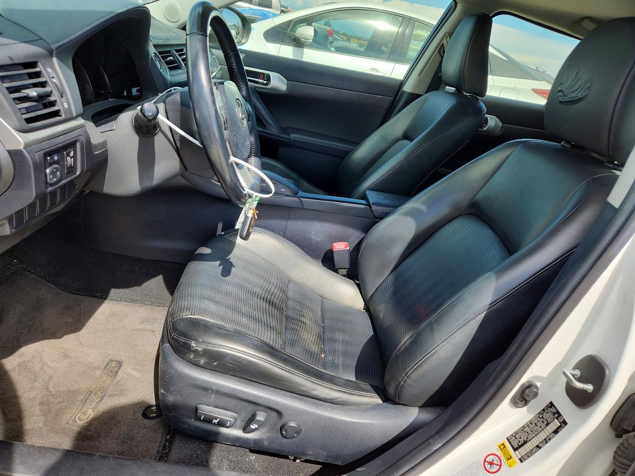 2012 Lexus Ct 200 White vin: JTHKD5BH3C2083587