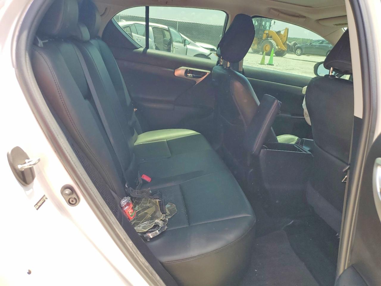 2012 Lexus Ct 200 White vin: JTHKD5BH3C2114918