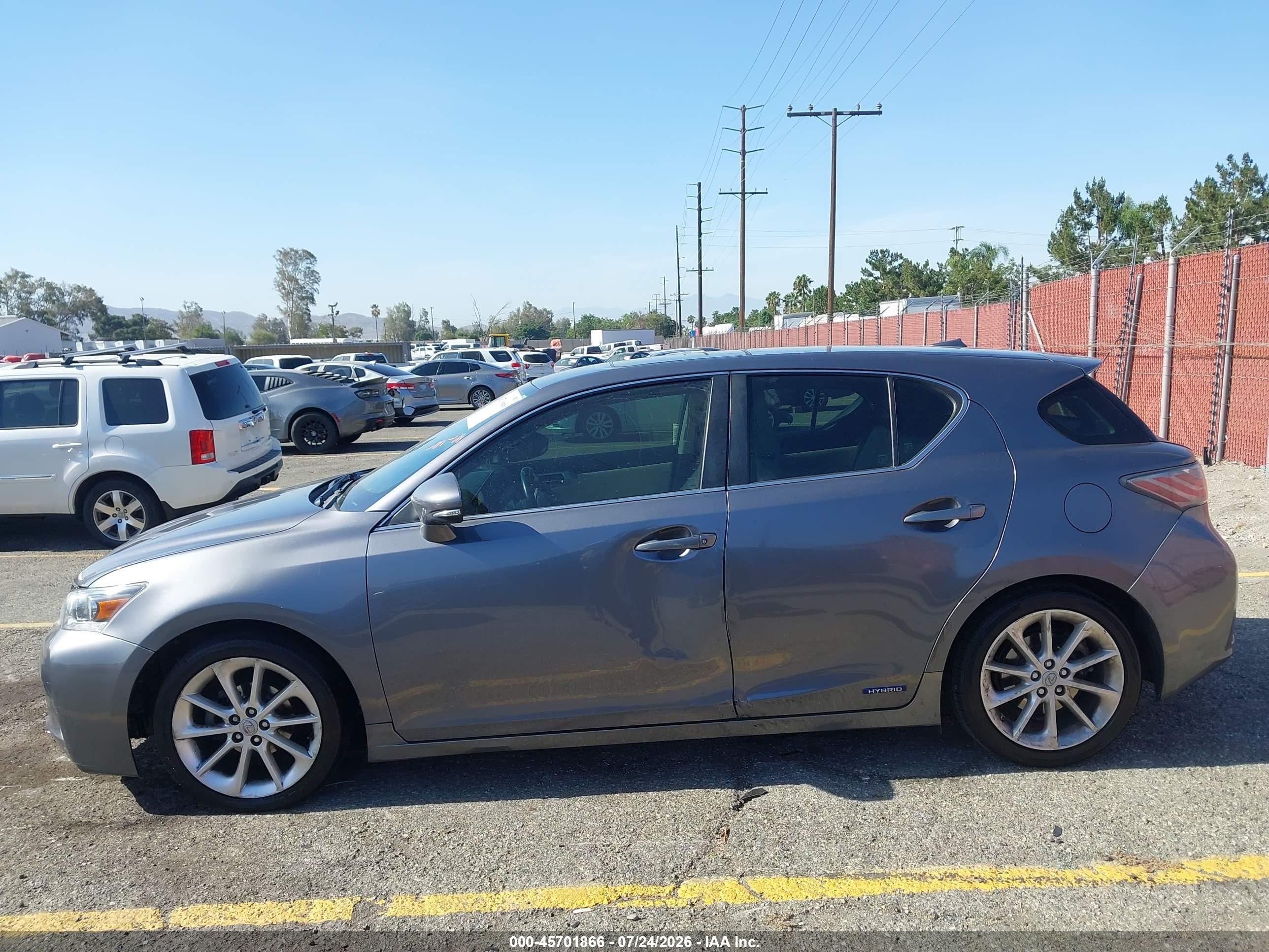 2013 Lexus Ct 200h   Gray vin: JTHKD5BH3D2171962