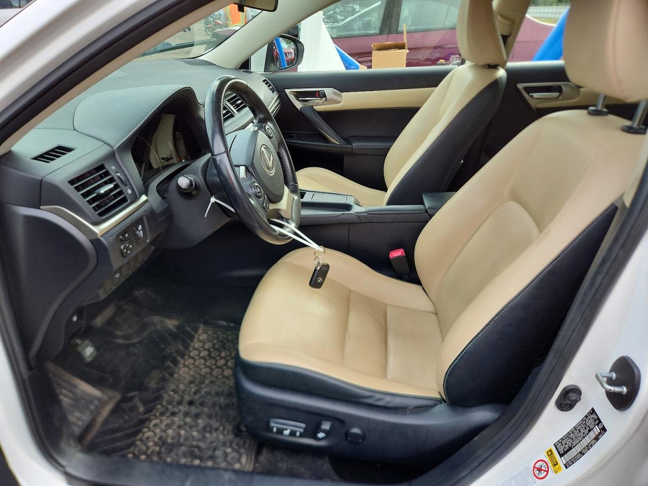 2014 Lexus Ct 200 White vin: JTHKD5BH3E2176273
