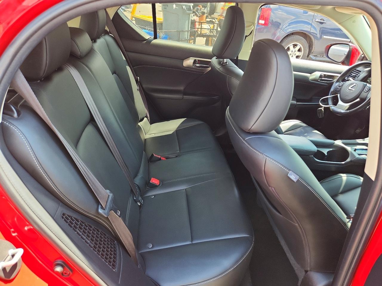 2015 Lexus Ct 200 Red vin: JTHKD5BH3F2236537