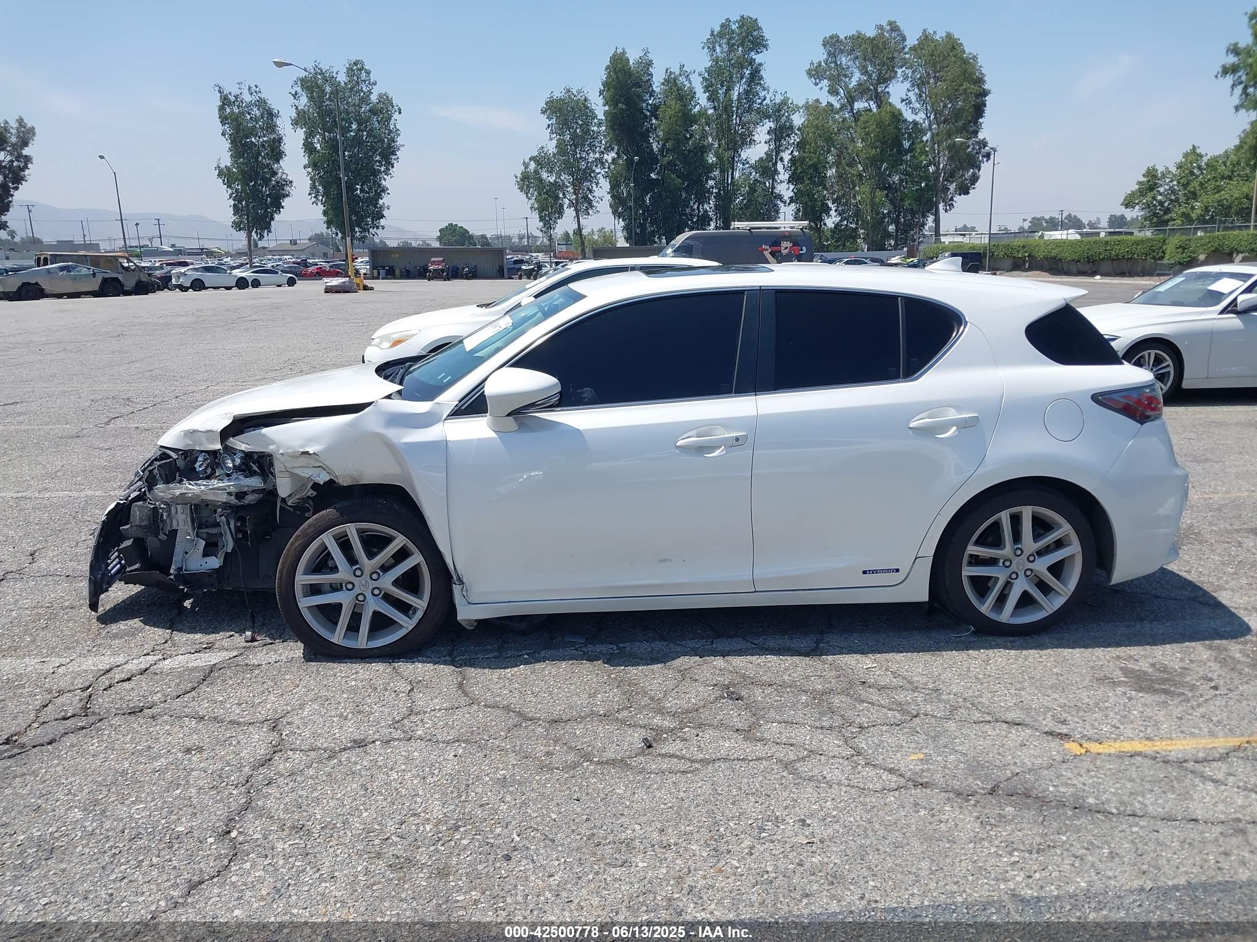 2017 Lexus Ct 200h   White vin: JTHKD5BH3H2296529
